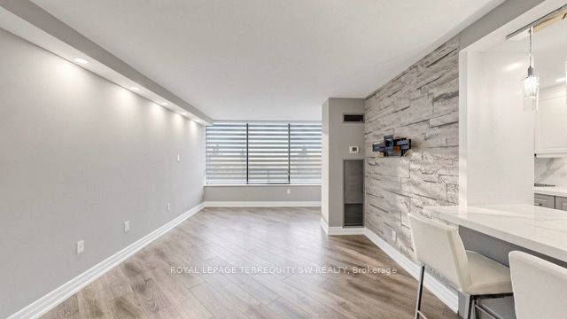 7440 Bathurst Street 512 Property Photo 10