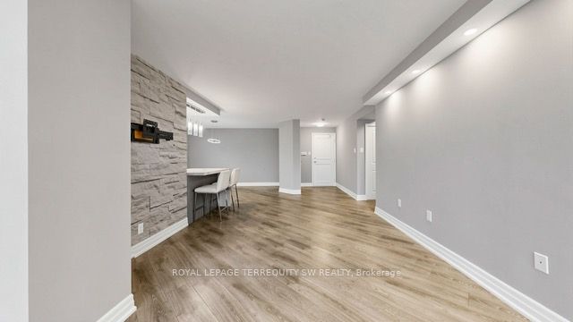 7440 Bathurst Street 512 Property Photo 11