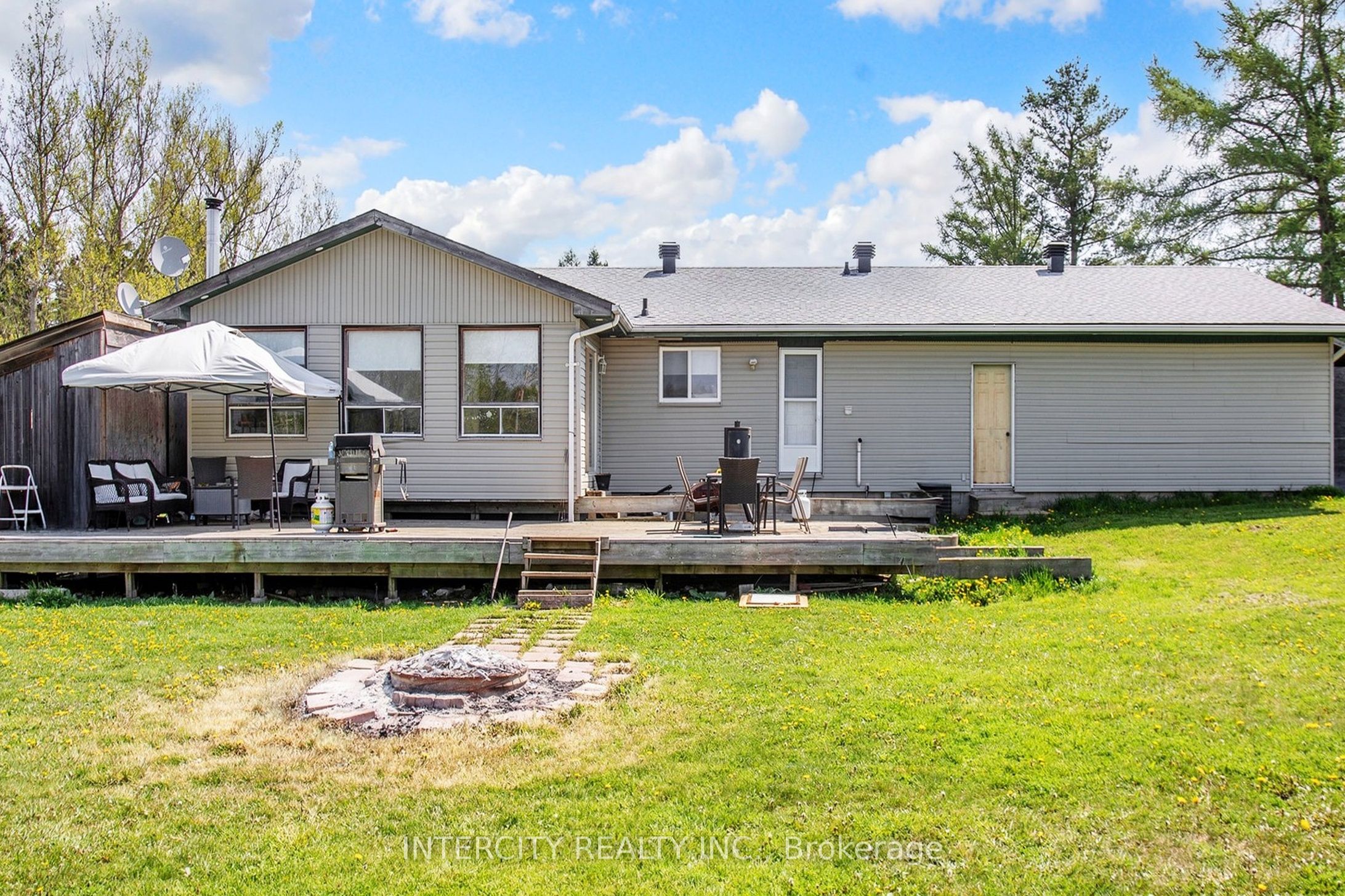 2076 15th Side Road Property Photo 41
