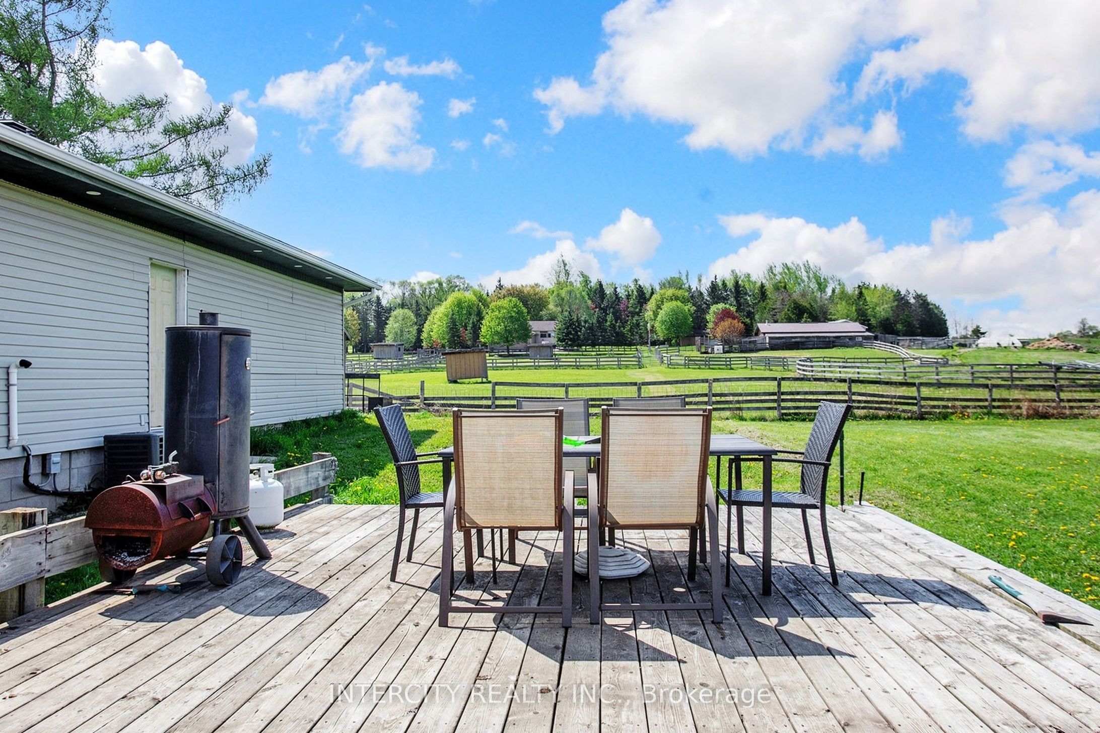 2076 15th Side Road Property Photo 45