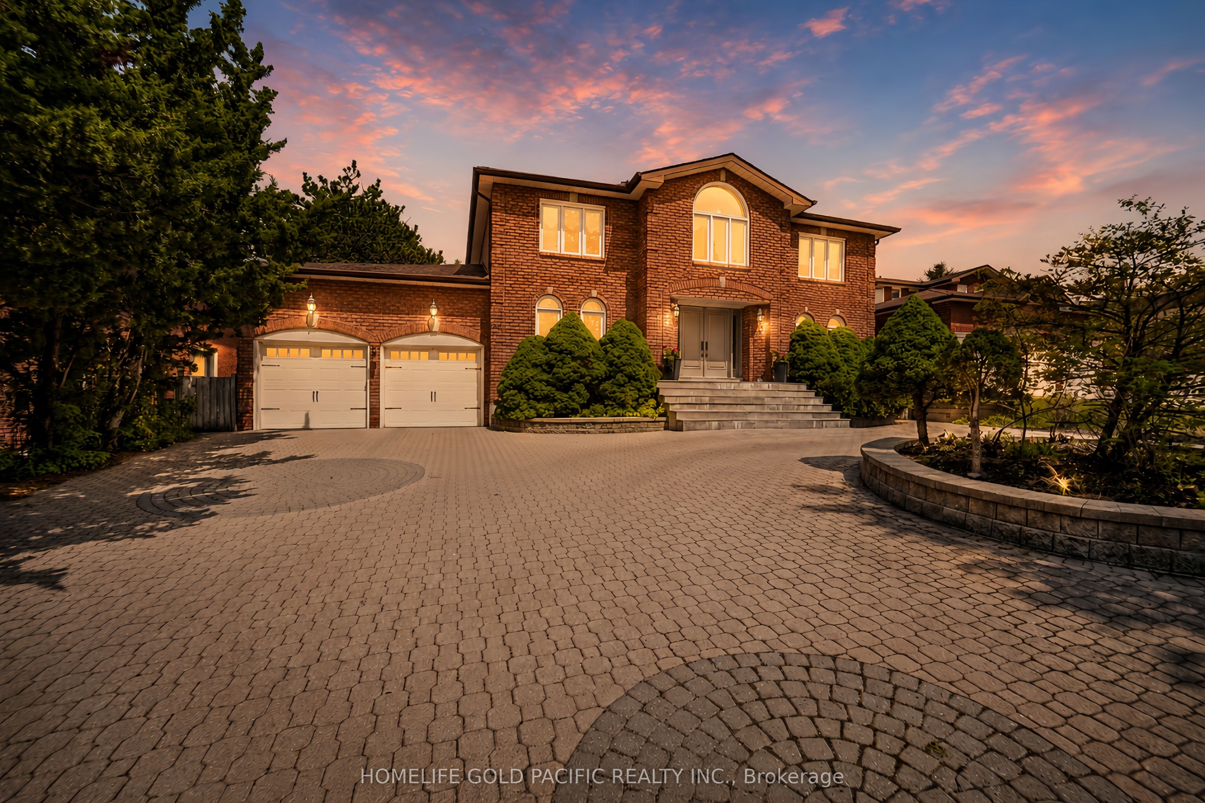 44 Ravenhill Crescent Property Photo 1