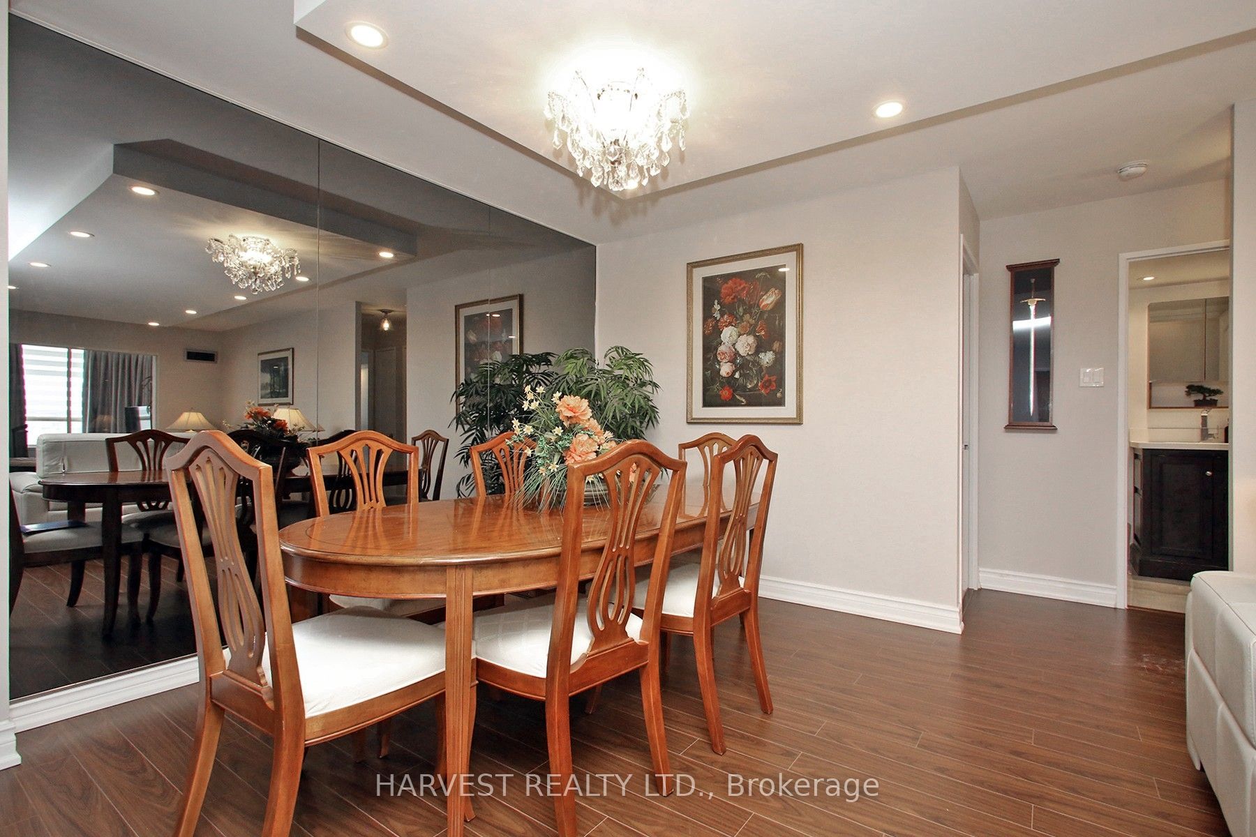 7 Townsgate Drive 1402 Property Photo 25