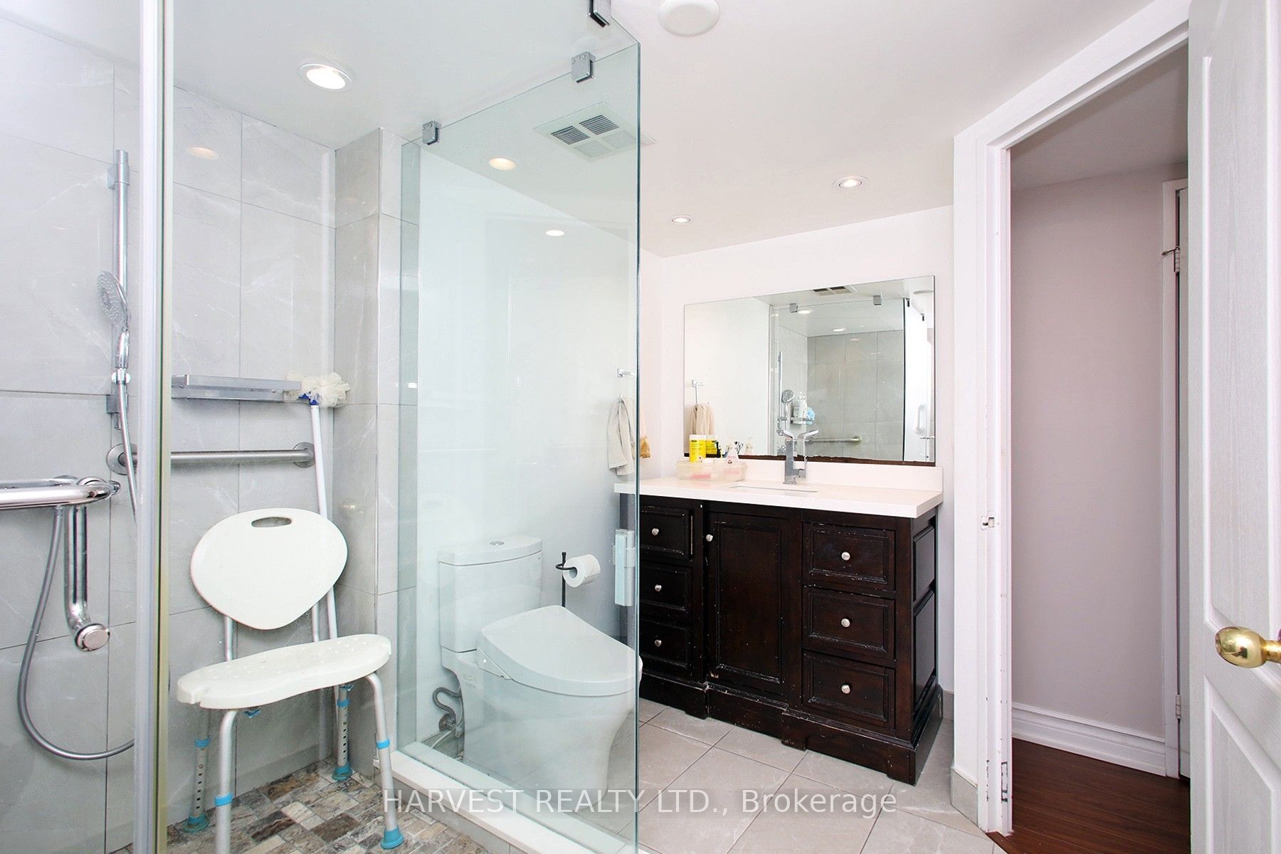 7 Townsgate Drive 1402 Property Photo 29