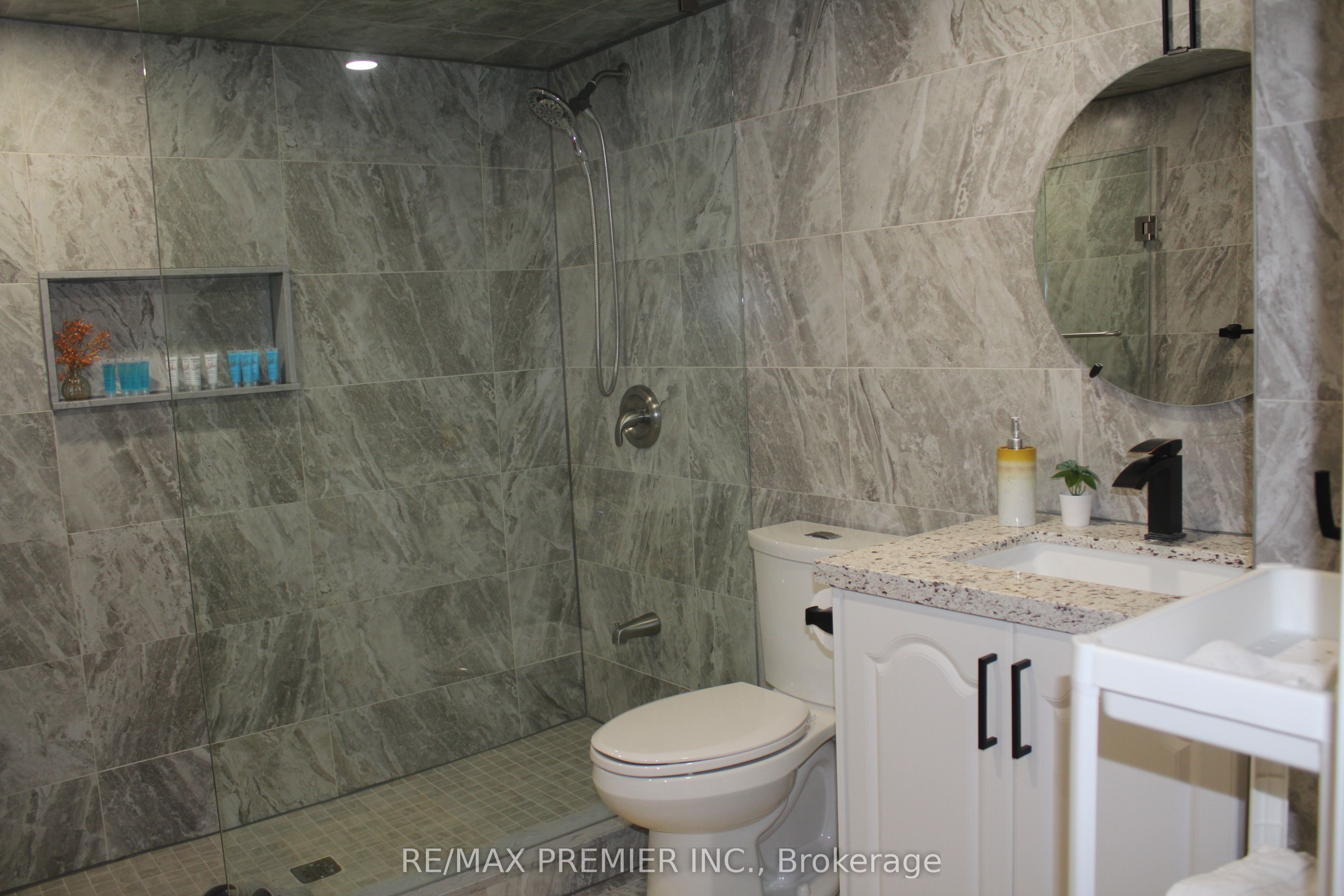 122 Garyscholl Road Bsmt Property Photo 13