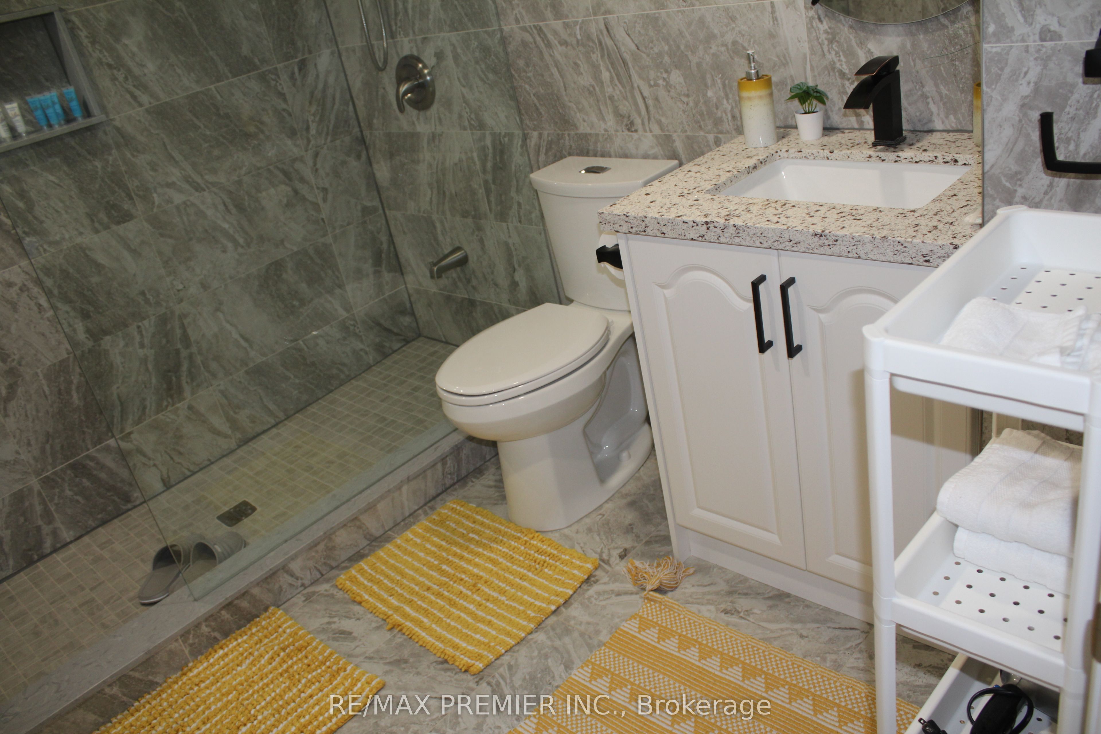 122 Garyscholl Road Bsmt Property Photo 14
