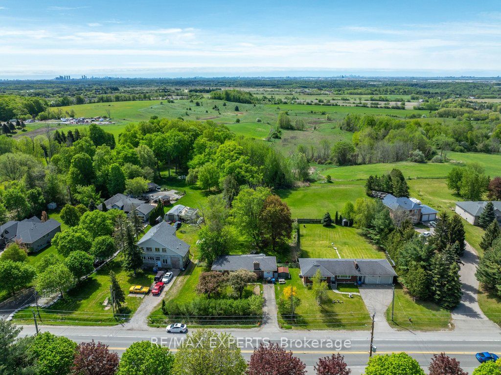 6531 King Road Property Photo 1