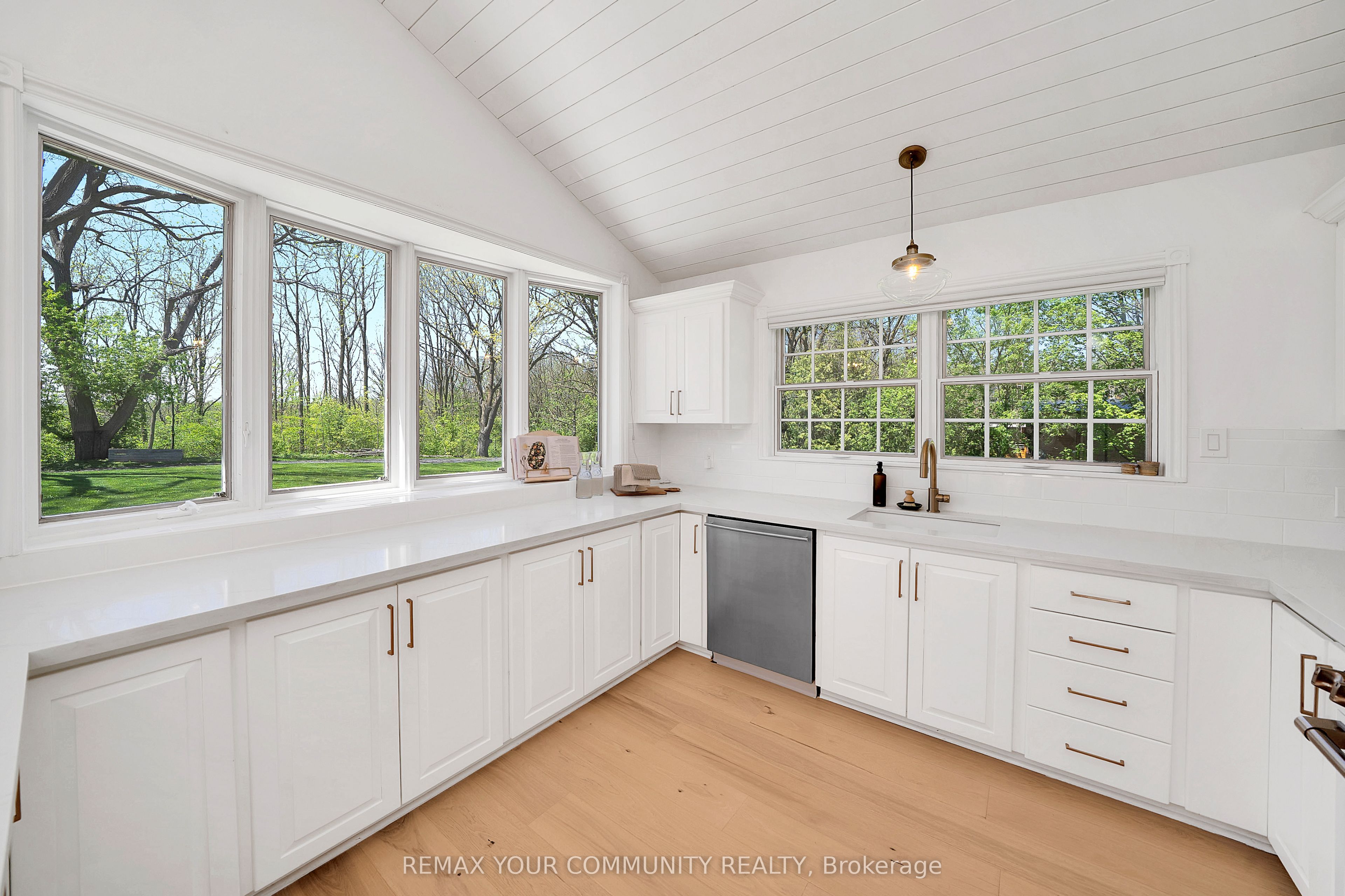 12768 Weston Road Property Photo 10