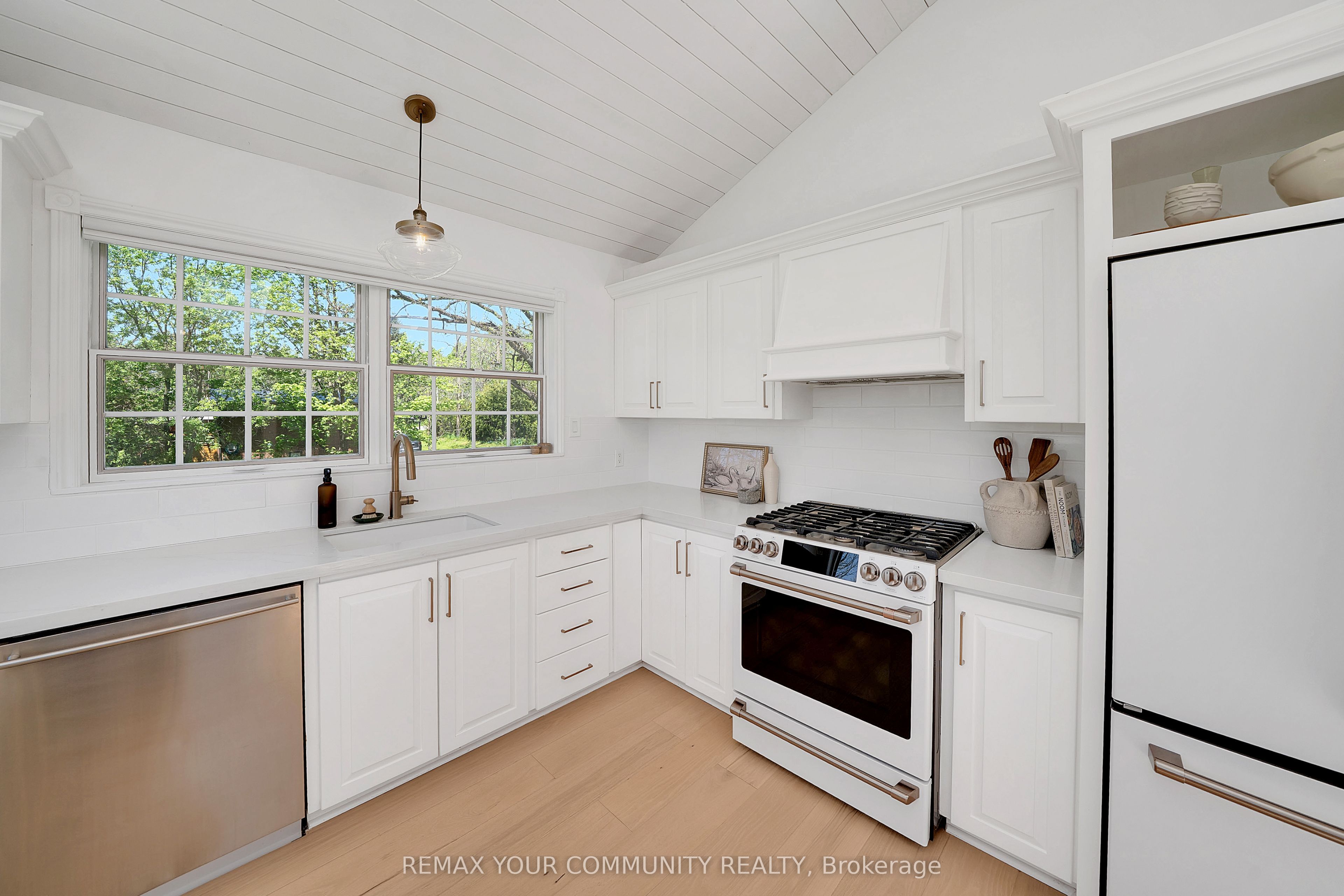 12768 Weston Road Property Photo 11