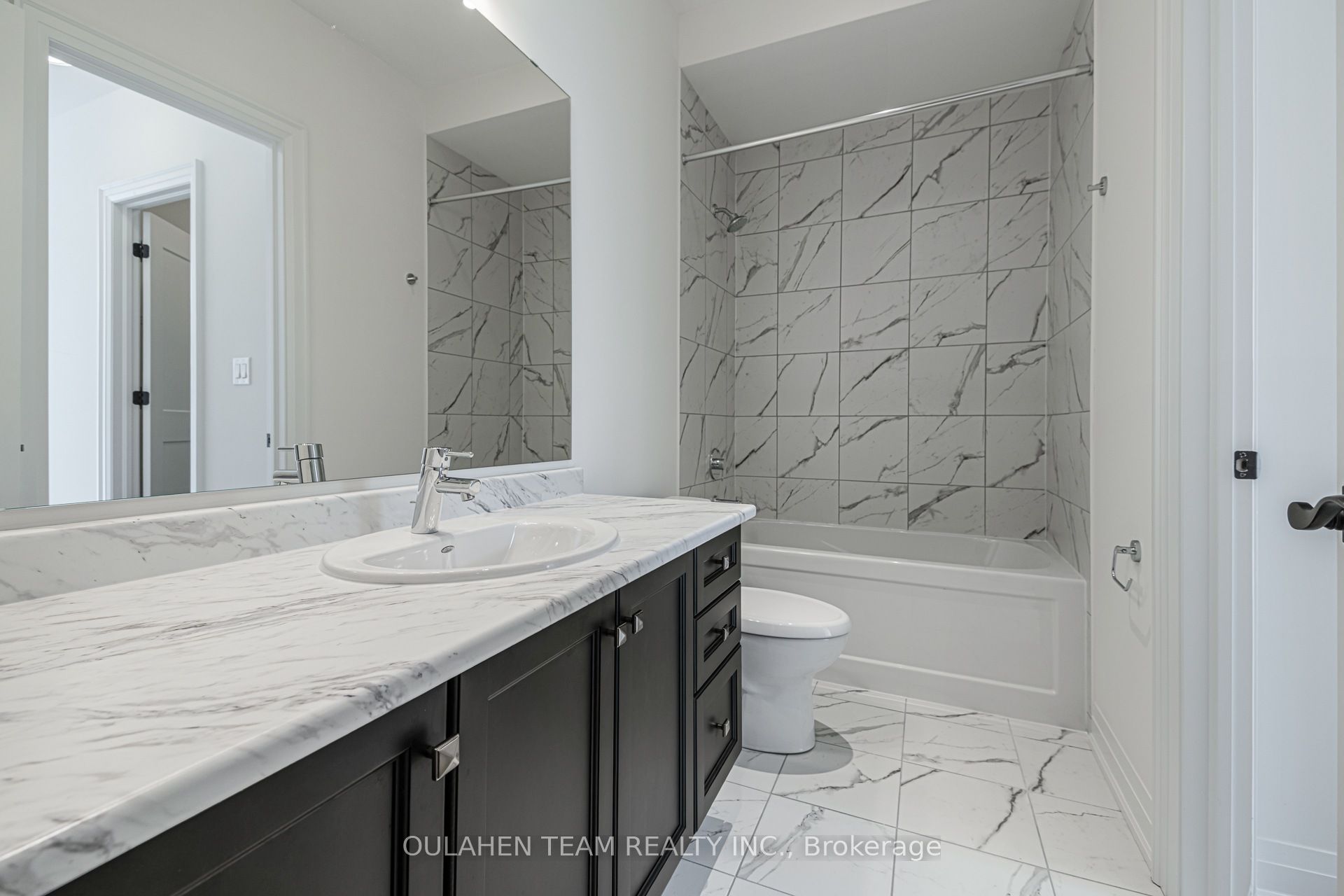 75 West Village Lane Property Photo 19