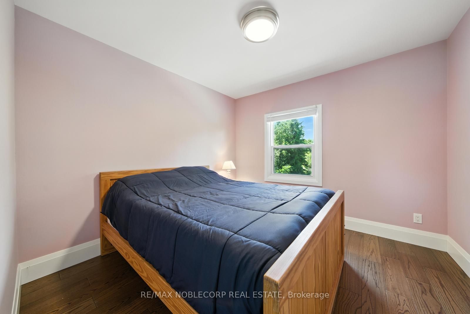 2037 15th Side Road Property Photo 35