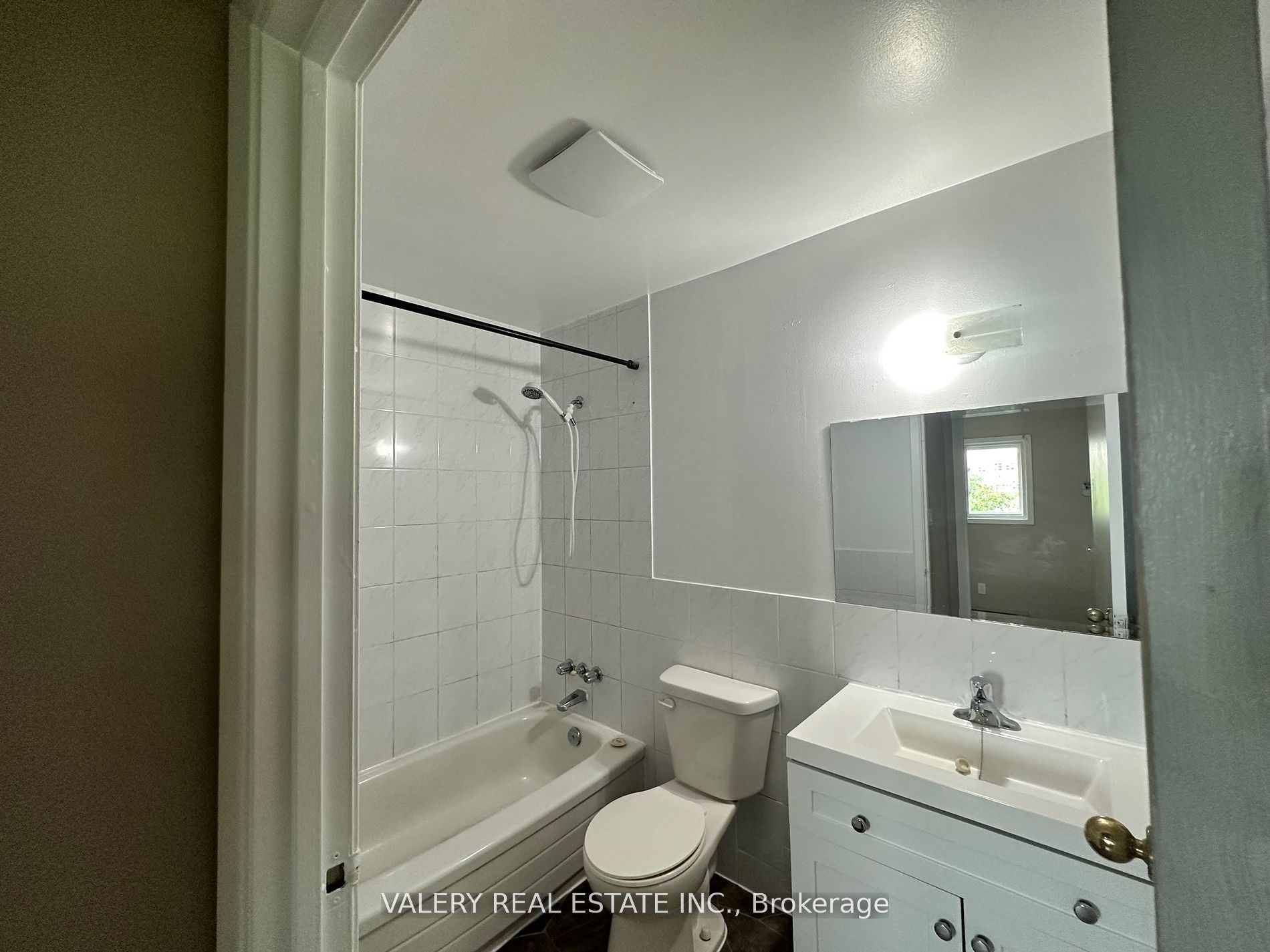 9 Lowdnes Avenue 9 Property Photo 8