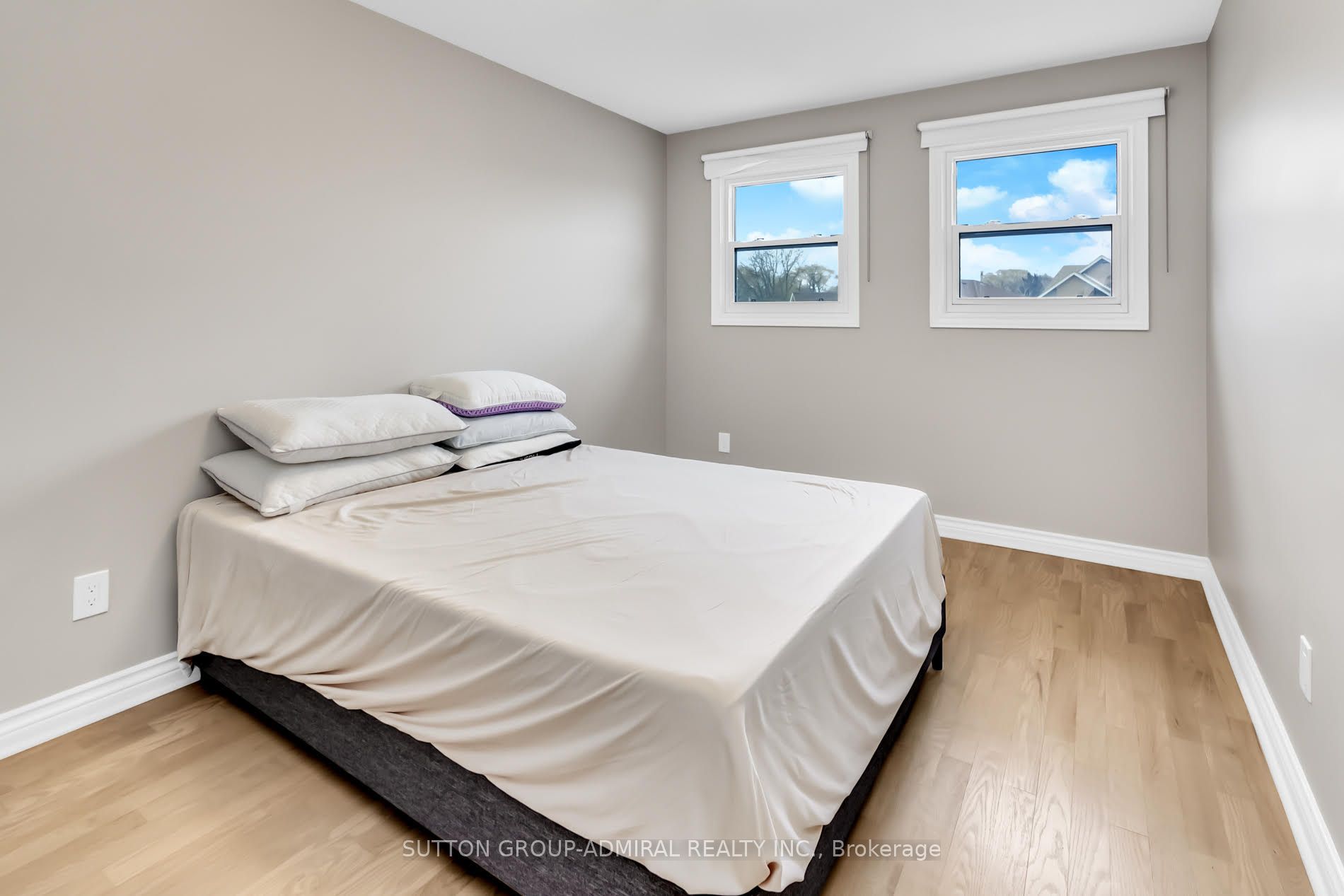 119 Mccabe Crescent Main & 2nd Property Photo 14