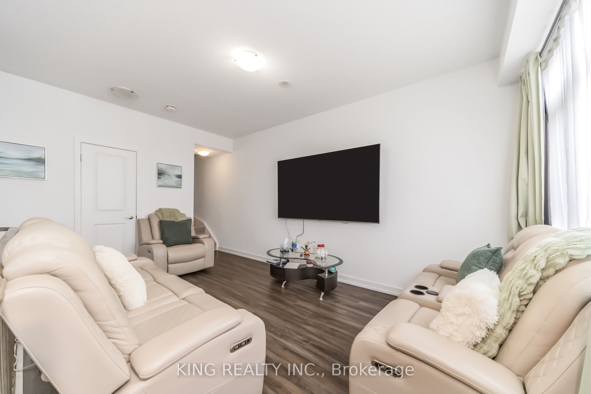 49 Engel Street Property Photo 10
