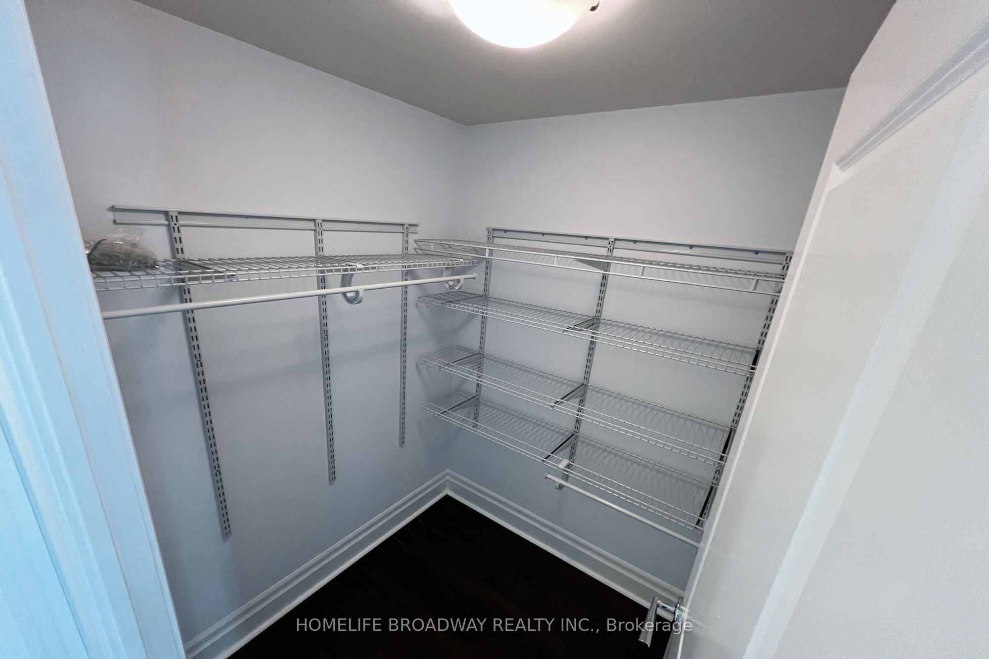 1 Upper Duke Crescent 806 Property Photo 15