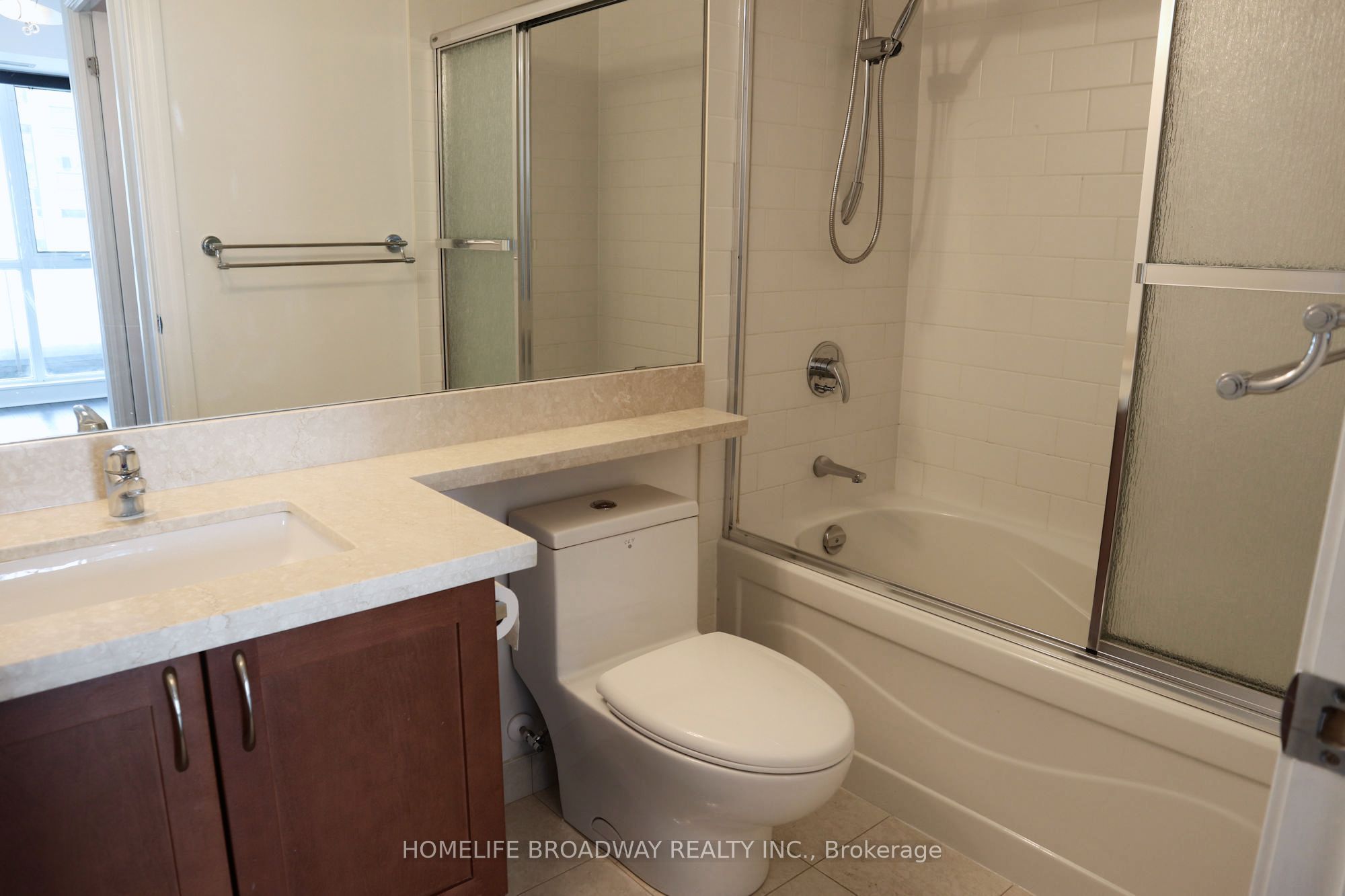 1 Upper Duke Crescent 806 Property Photo 16