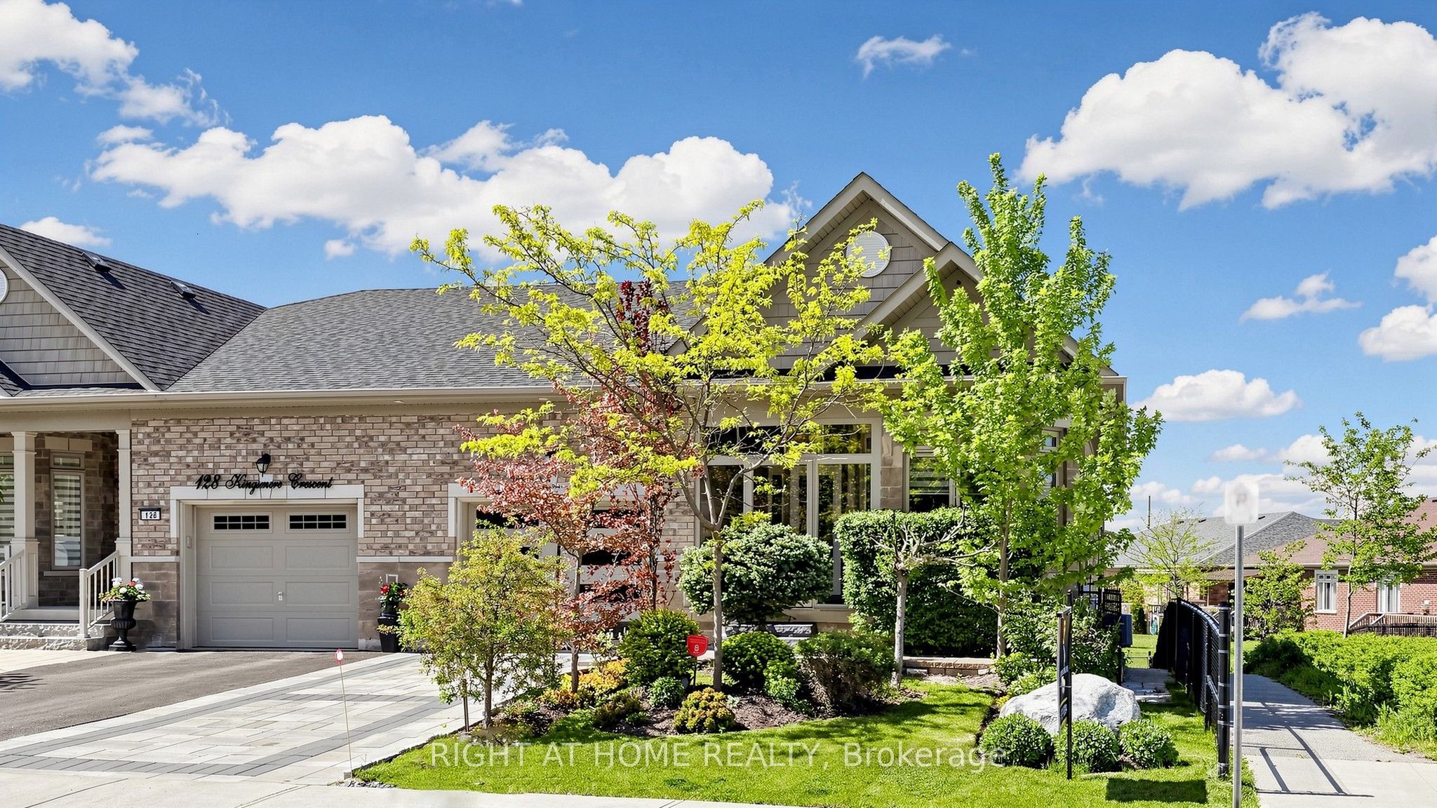 126 Kingsmere Crescent Property Photo 6