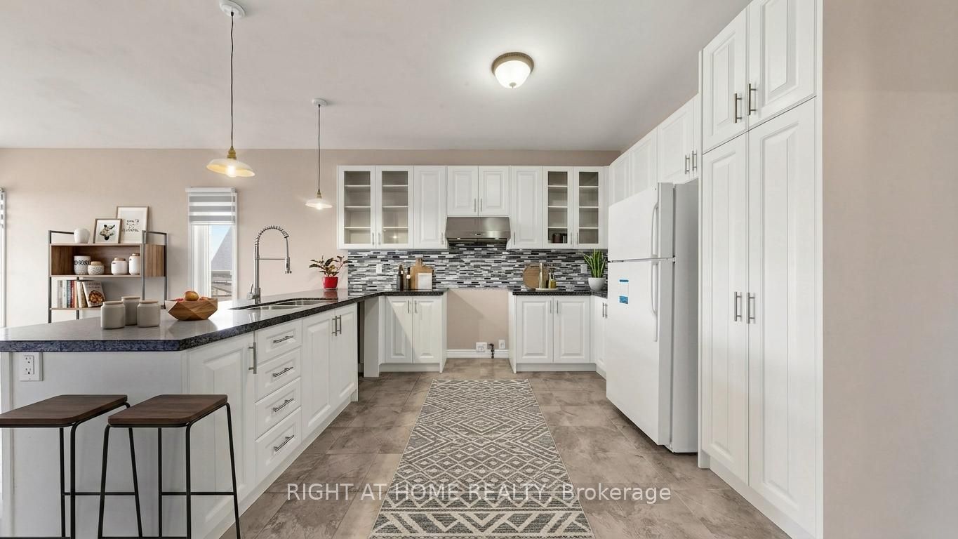 126 Kingsmere Crescent Property Photo 11
