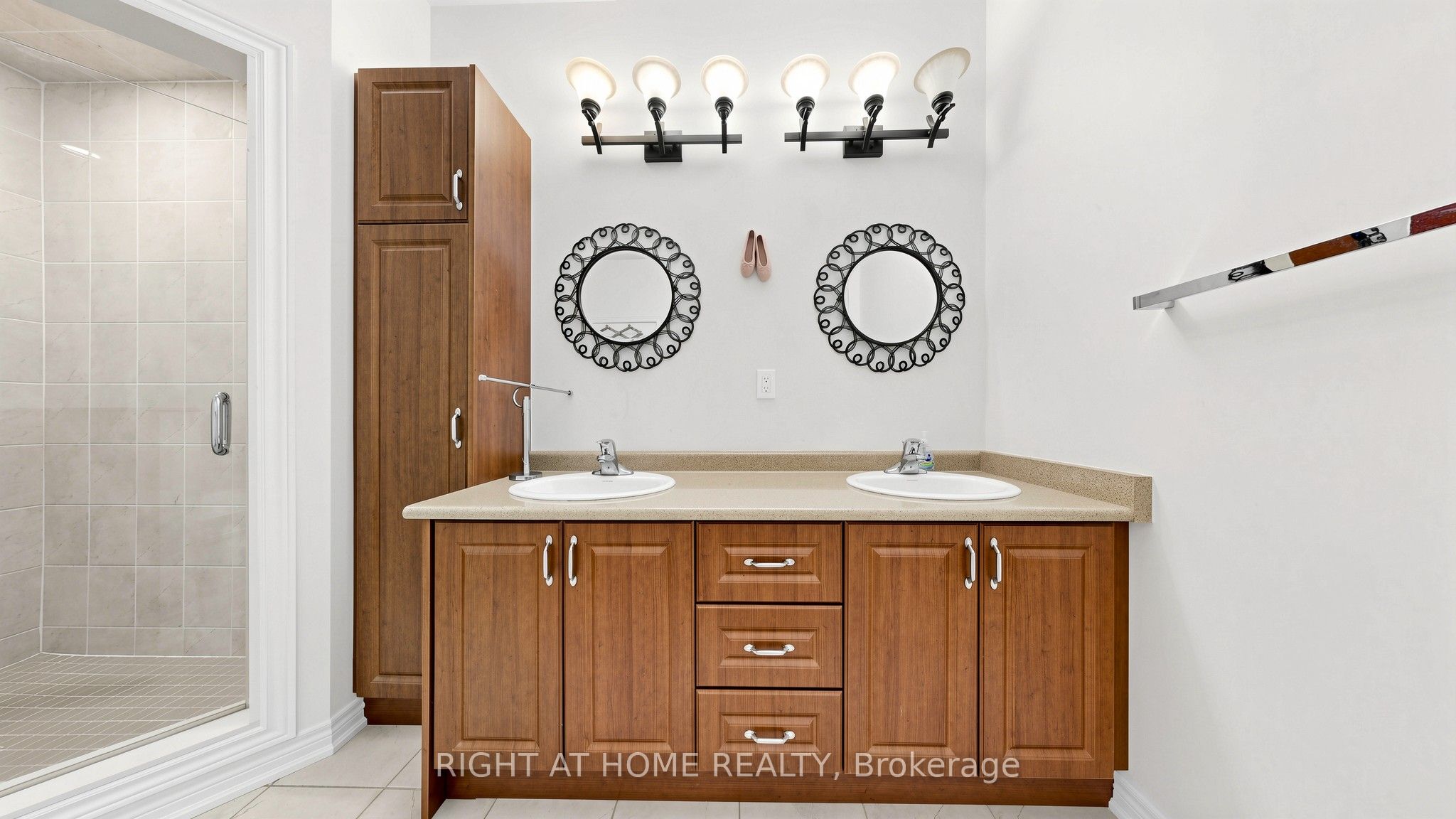 126 Kingsmere Crescent Property Photo 23