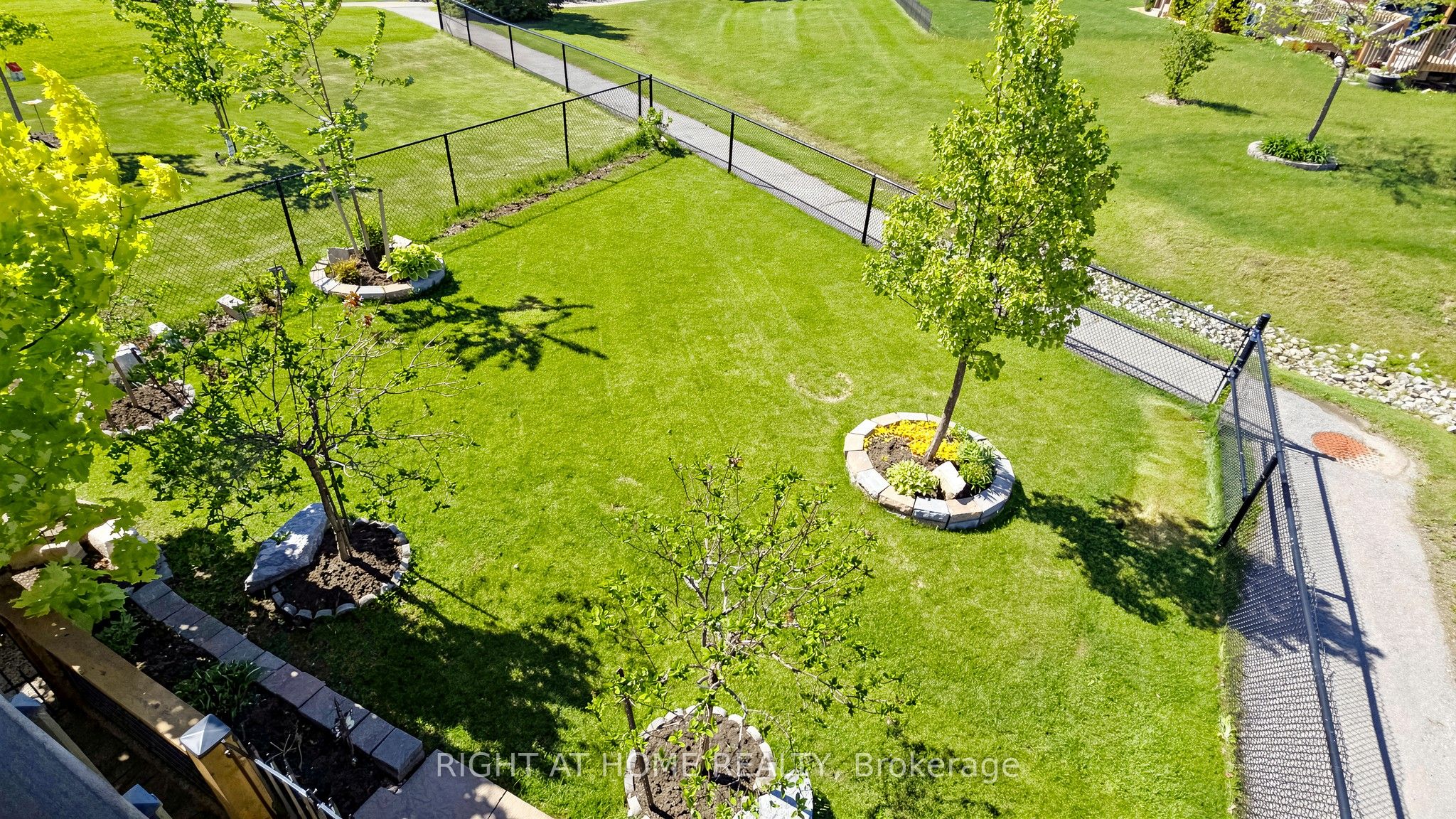 126 Kingsmere Crescent Property Photo 45