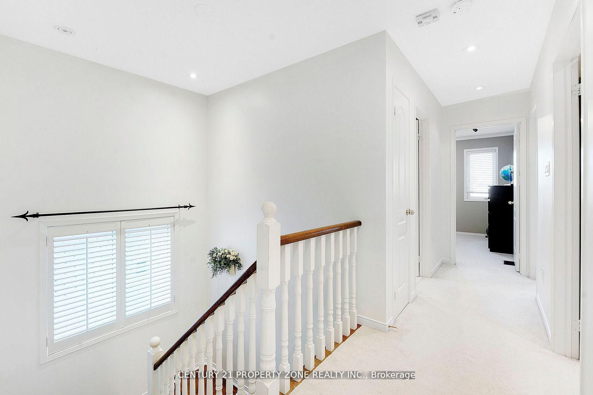 582 Plantation Gate Property Photo 3