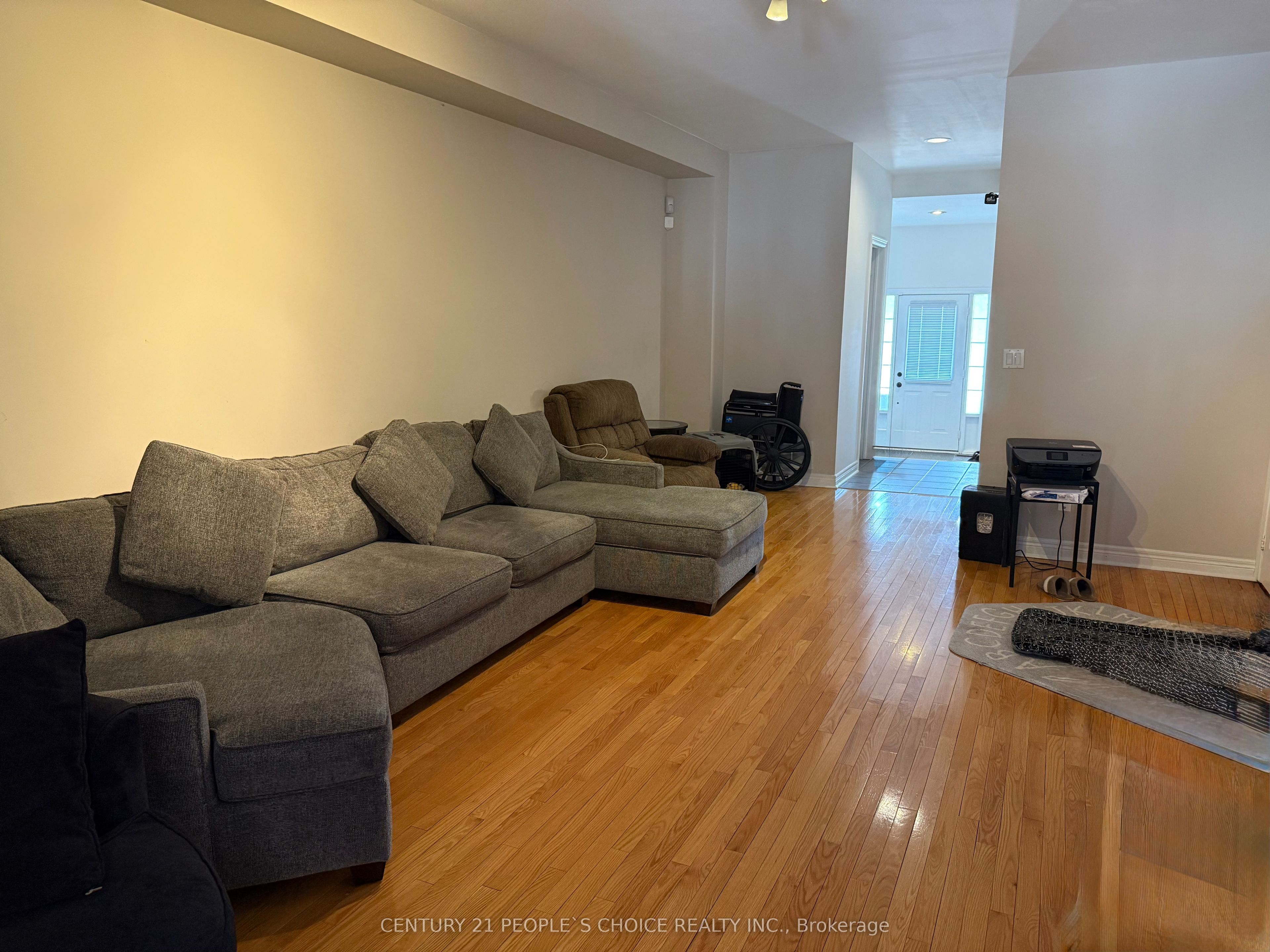 76 Daniel Reaman Crescent Nw Property Photo 3