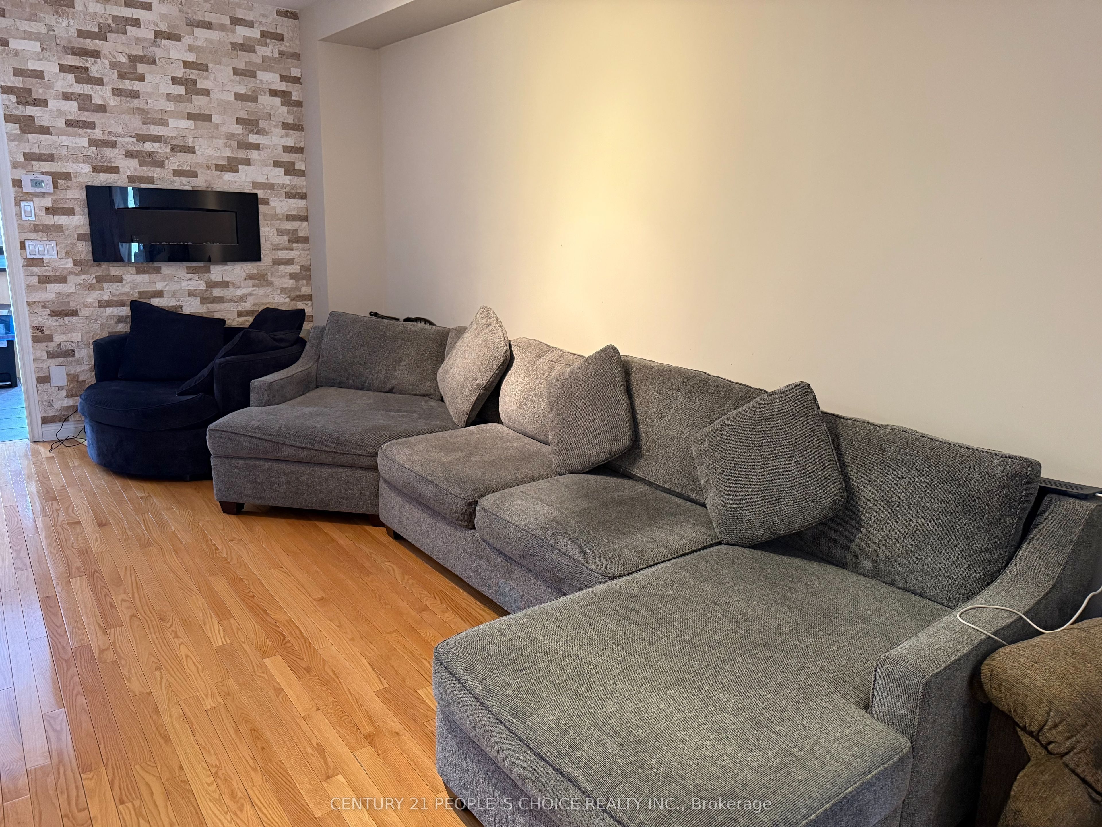 76 Daniel Reaman Crescent Nw Property Photo 4
