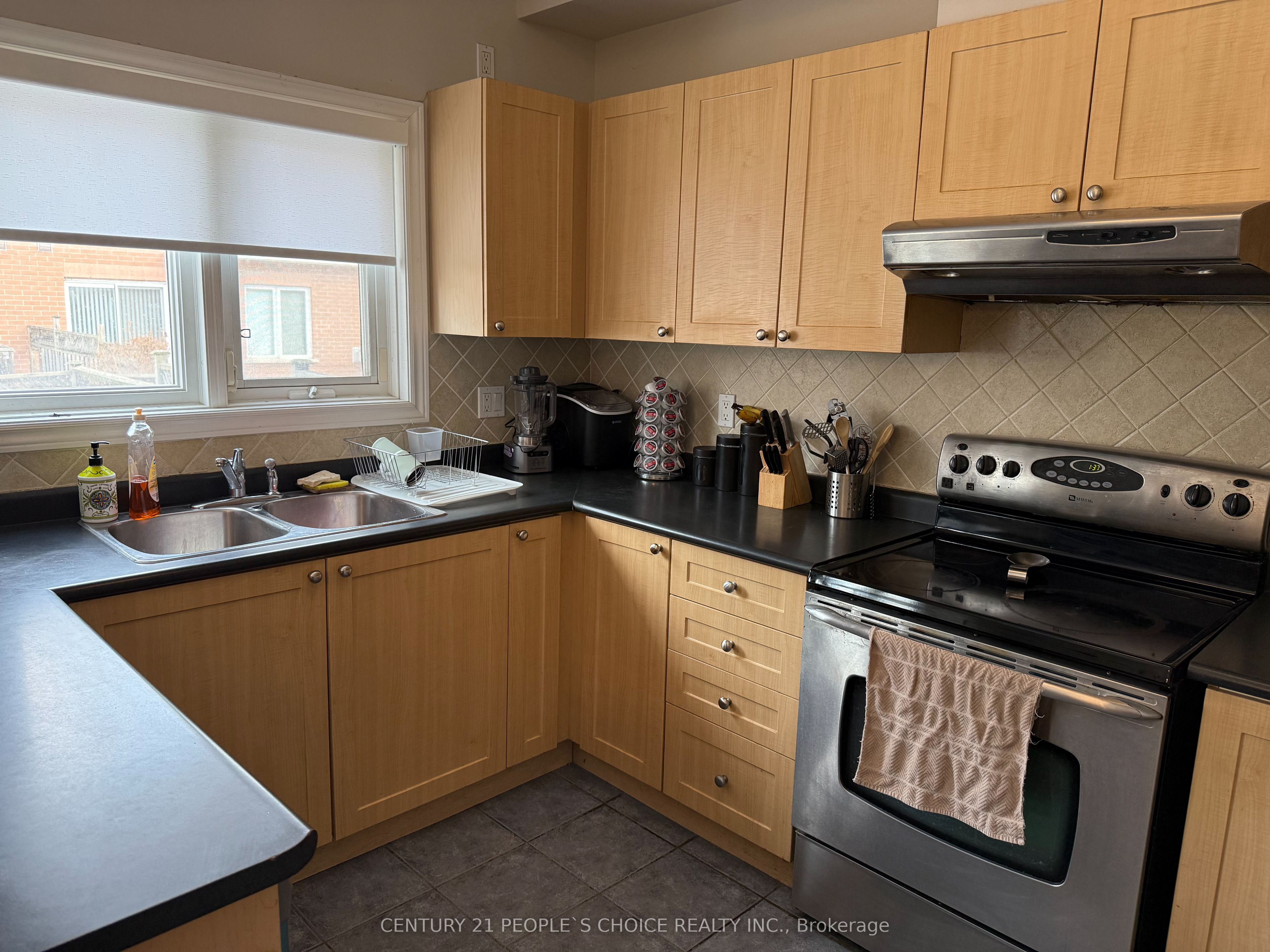 76 Daniel Reaman Crescent Nw Property Photo 5