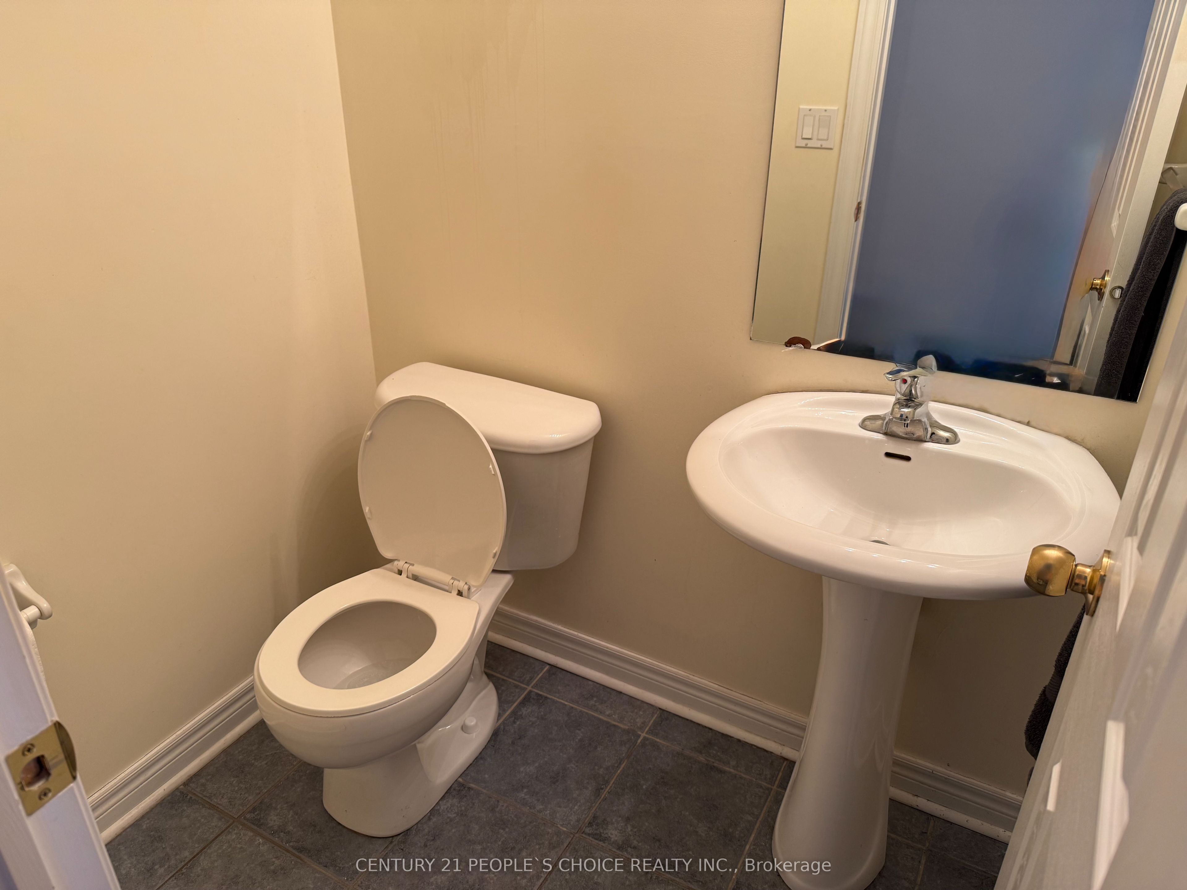 76 Daniel Reaman Crescent Nw Property Photo 8