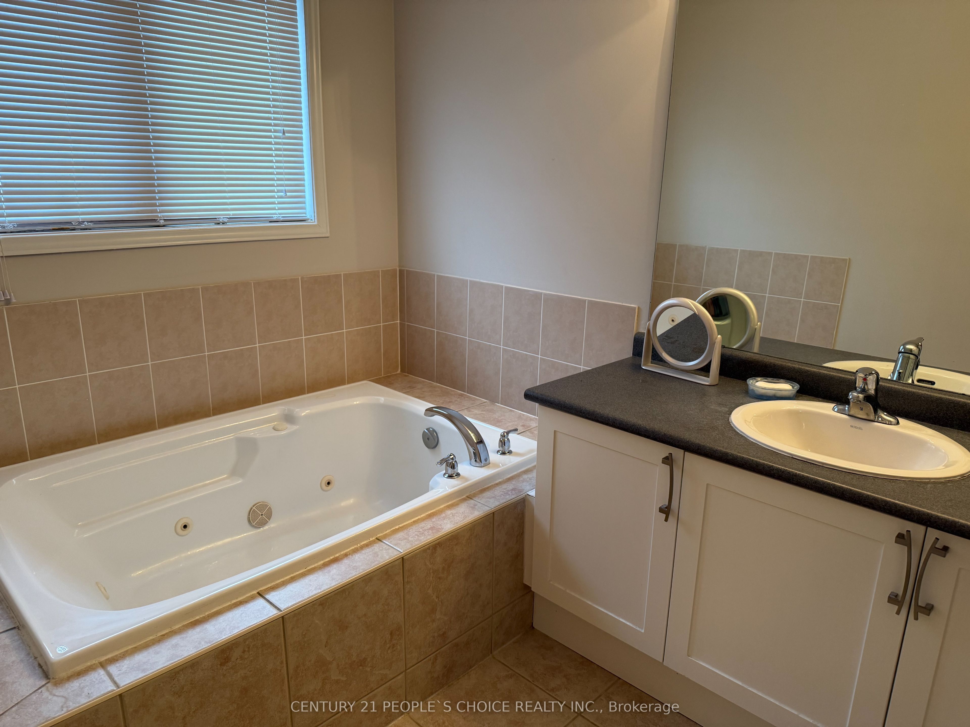 76 Daniel Reaman Crescent Nw Property Photo 12