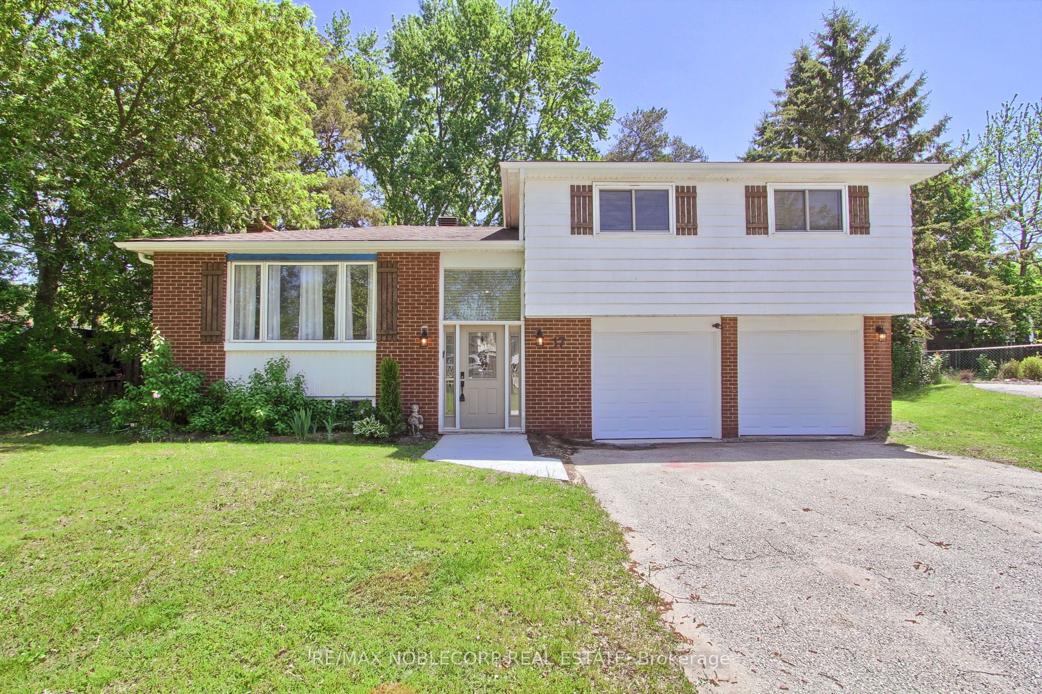 17 Larkdale Crescent Property Photo 1
