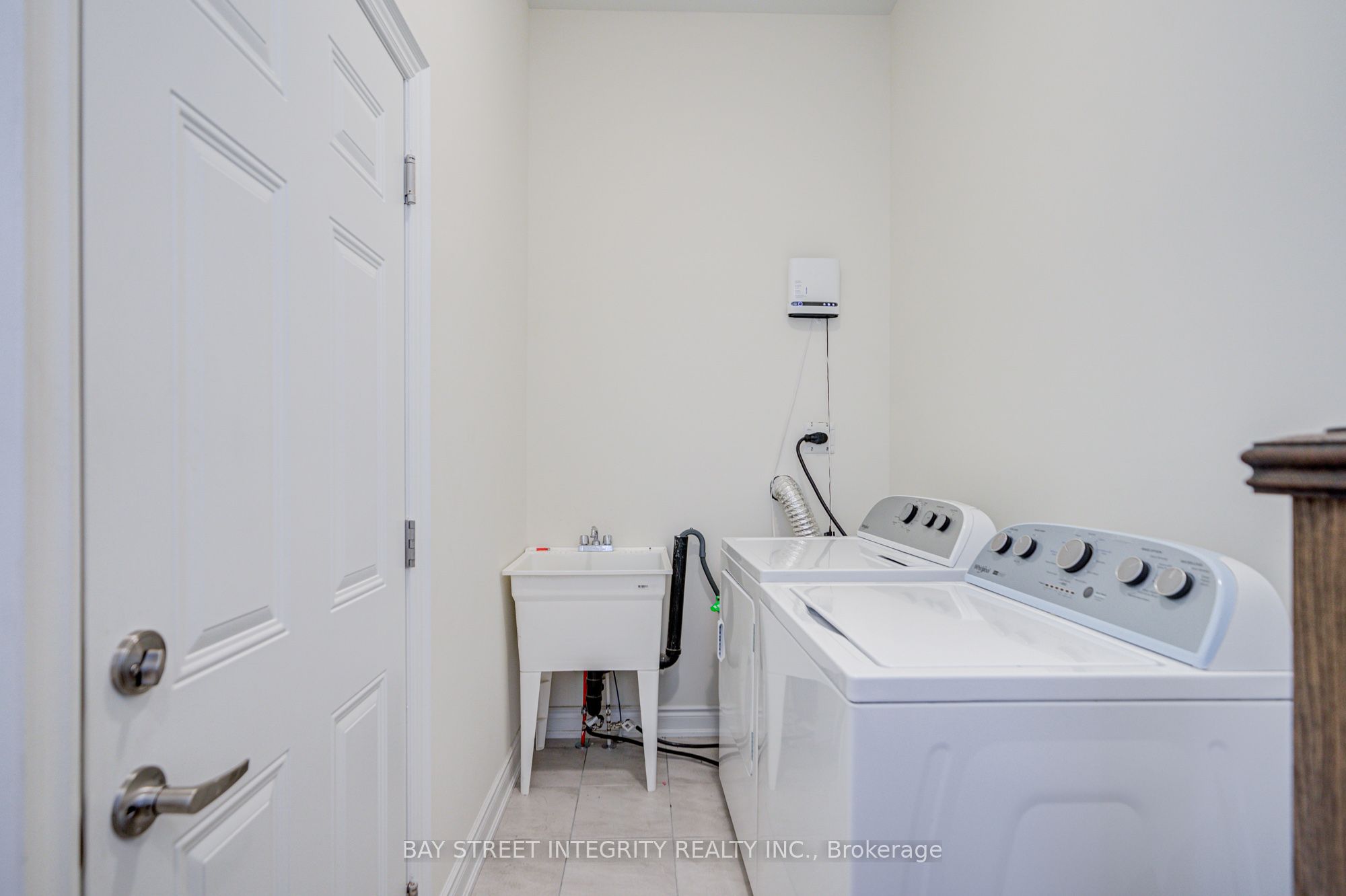 41 Kenneth Rogers Crescent Property Photo 17