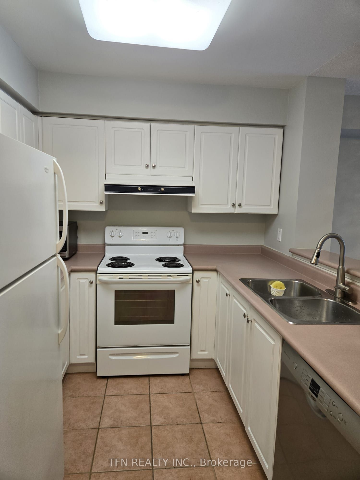 1 Emerald Lane 309 Property Photo 5