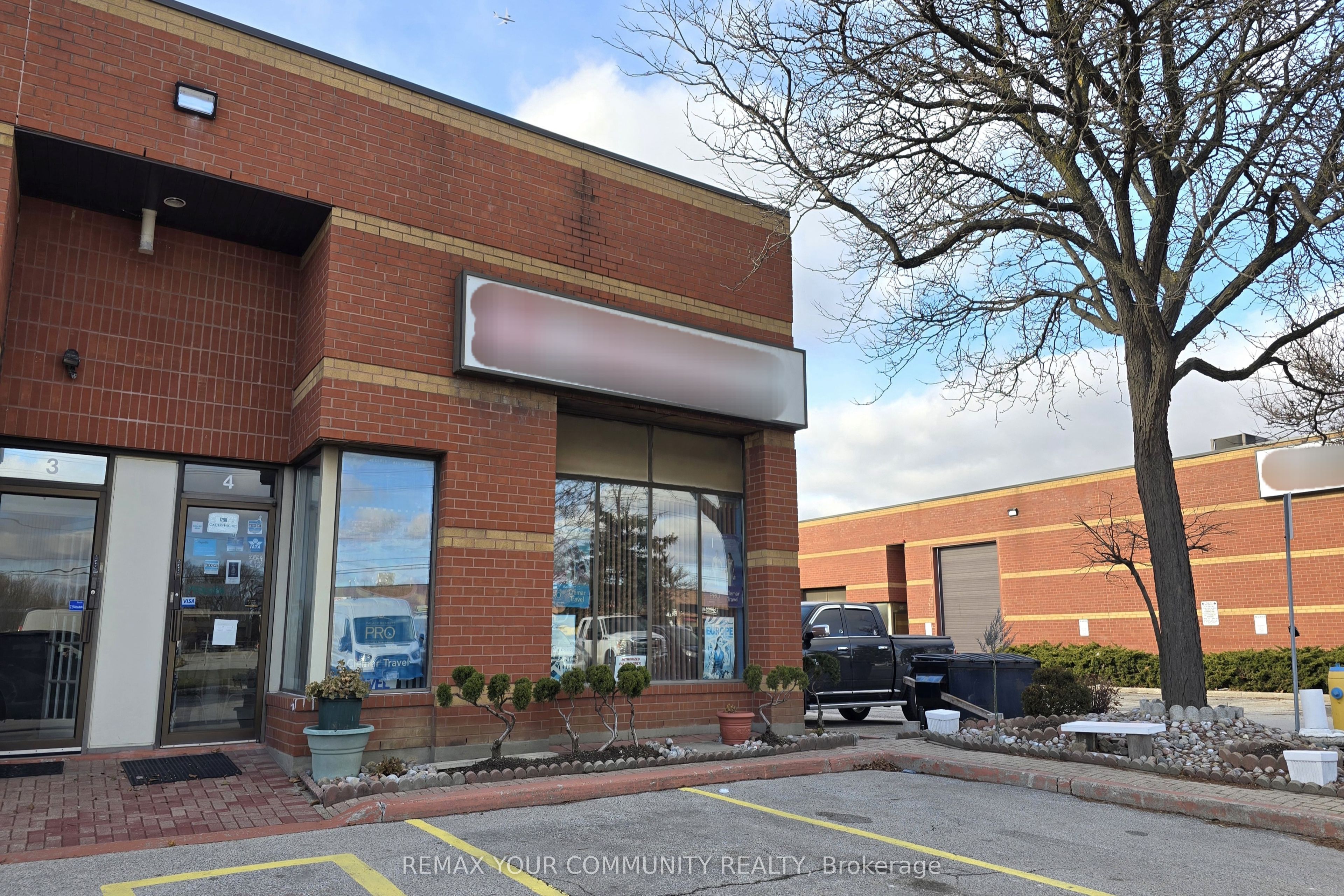 8600 Keele Street 4 Property Photo 1