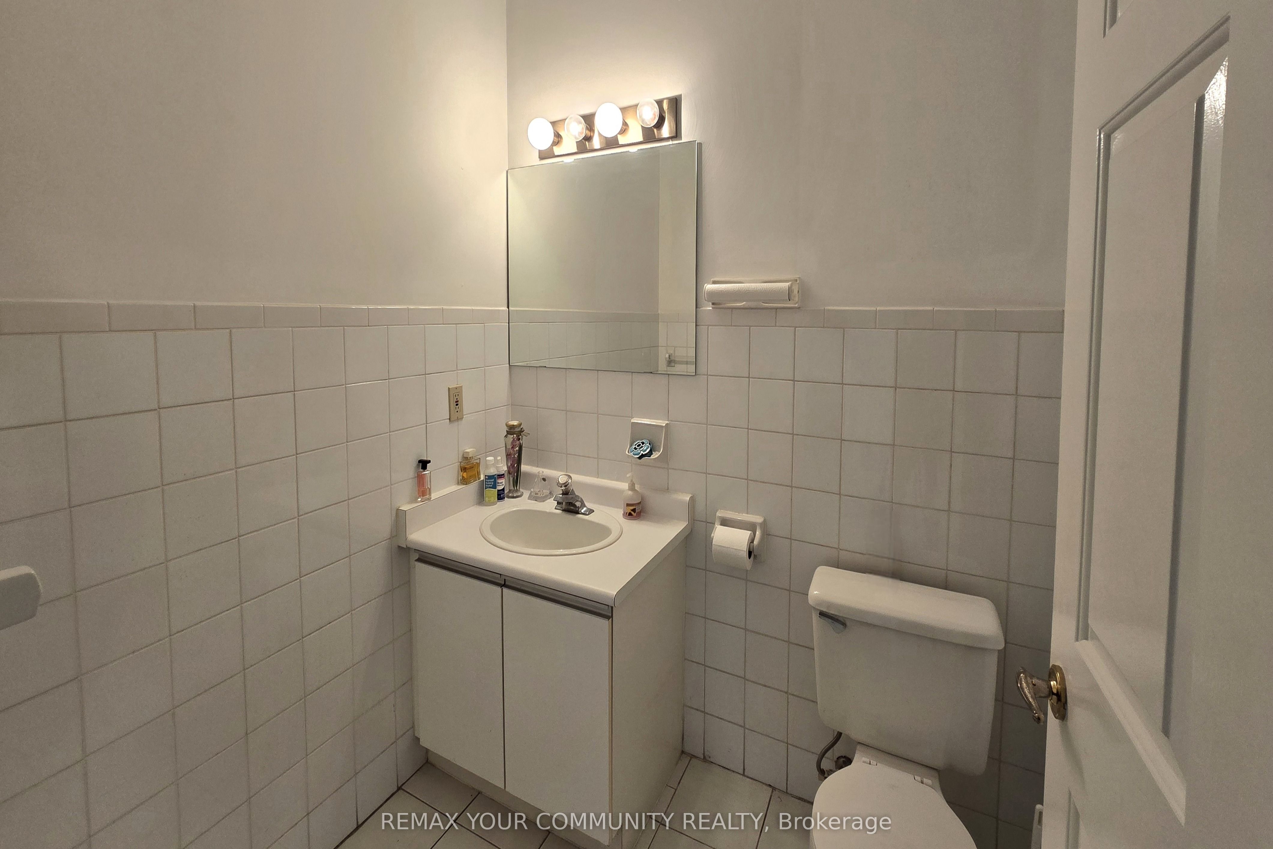 8600 Keele Street 4 Property Photo 6