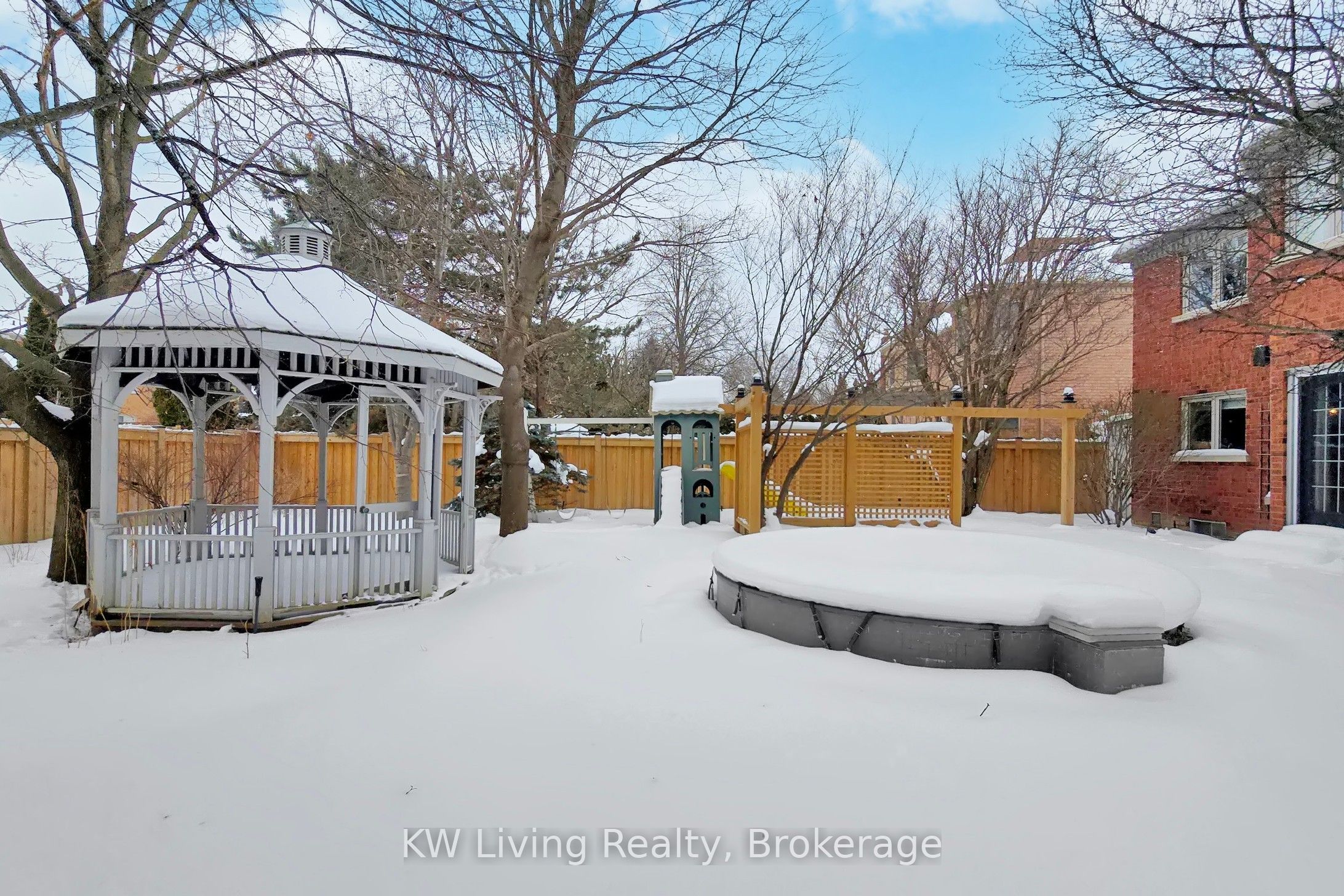 24 Highview Crescent Property Photo 2