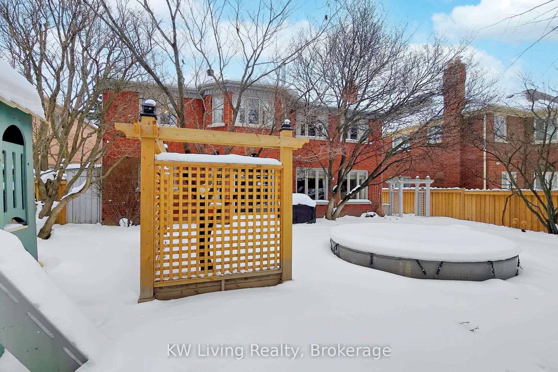 24 Highview Crescent Property Photo 3