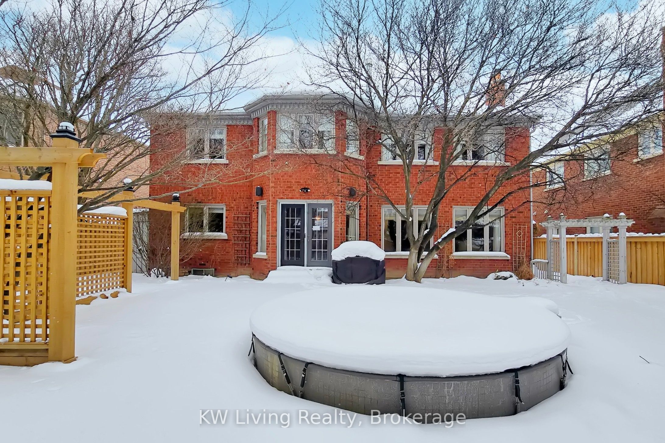24 Highview Crescent Property Photo 4