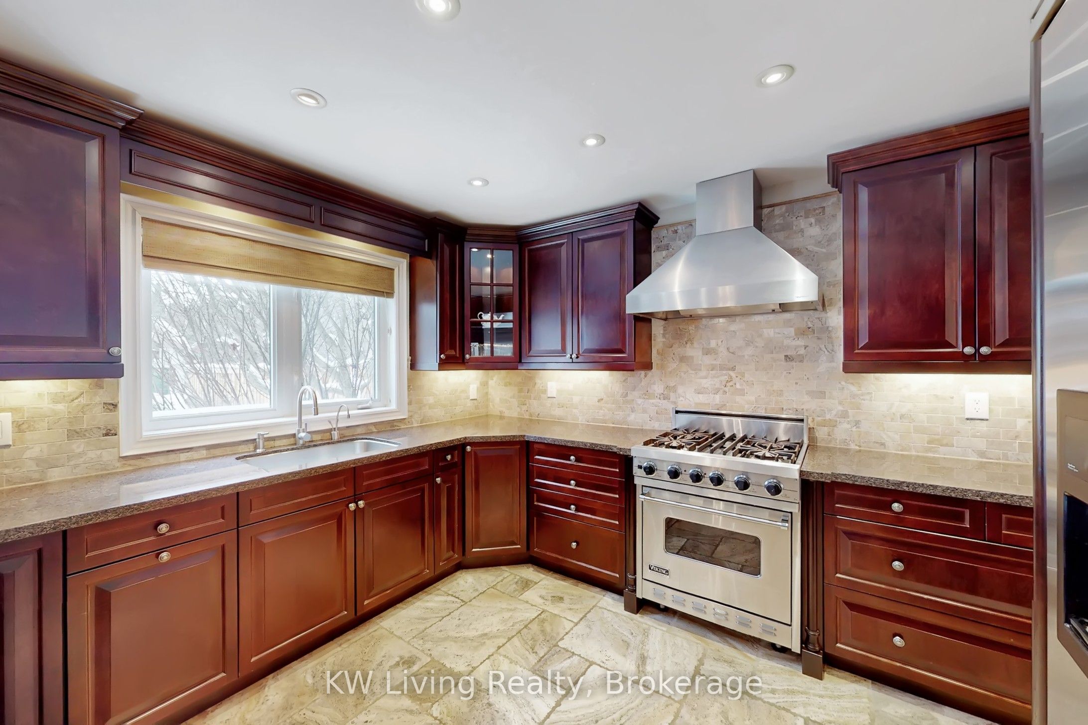 24 Highview Crescent Property Photo 6