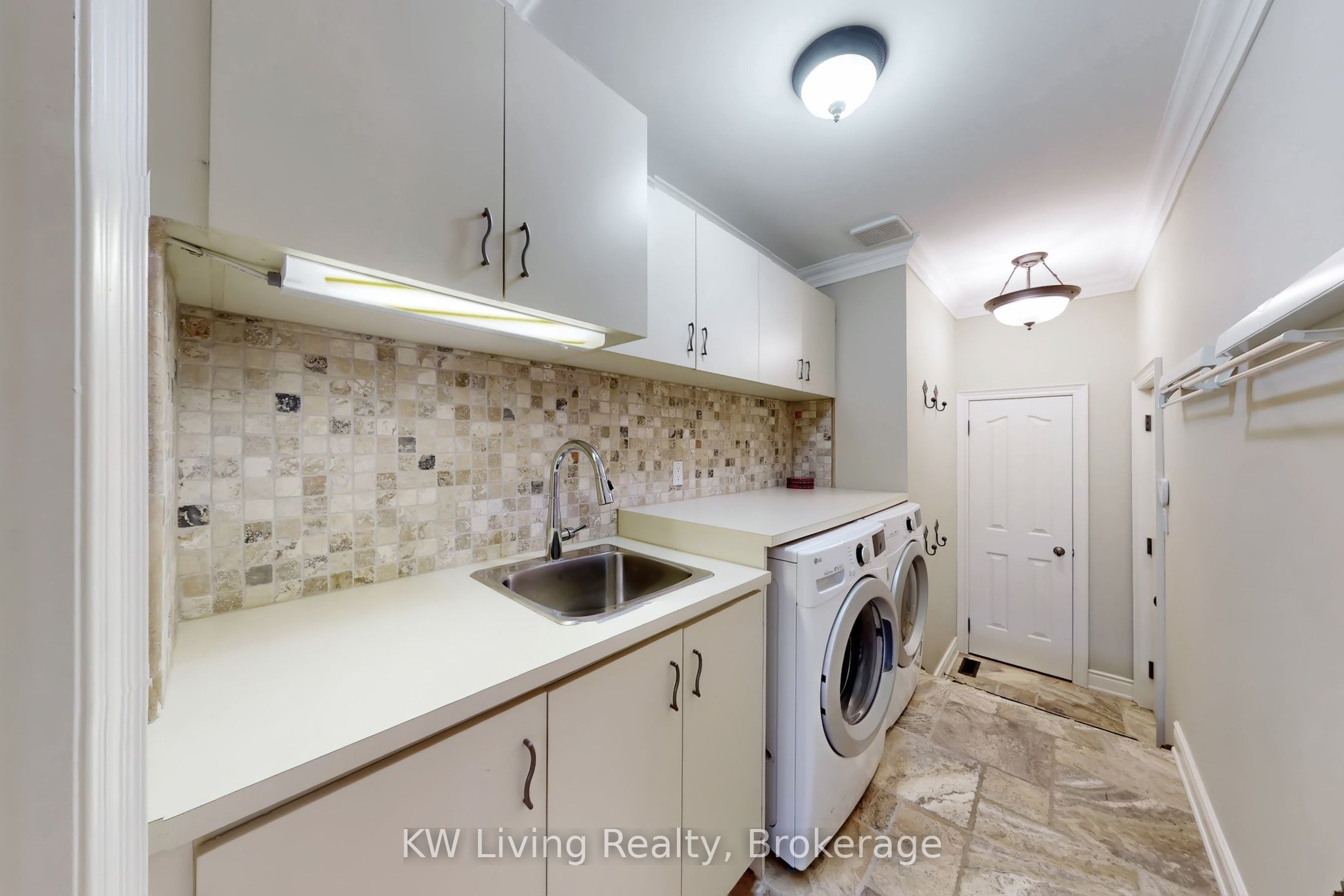 24 Highview Crescent Property Photo 15