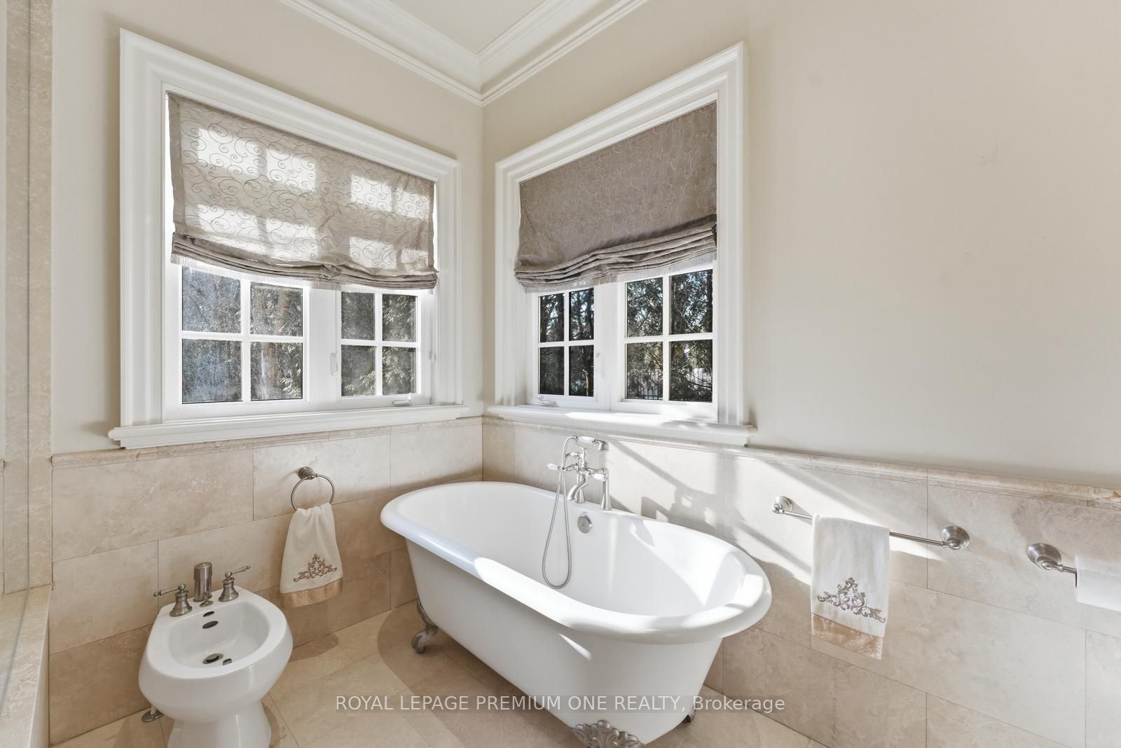 155 Cook's Mill Crescent Property Photo 25