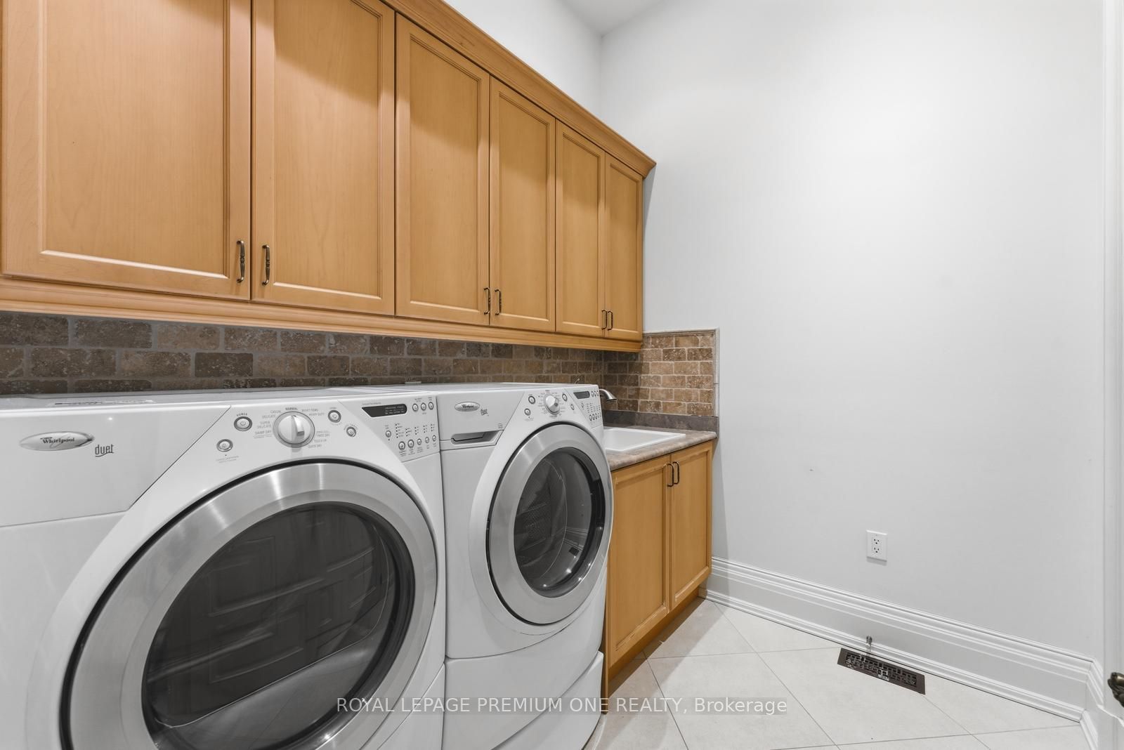 155 Cook's Mill Crescent Property Photo 31