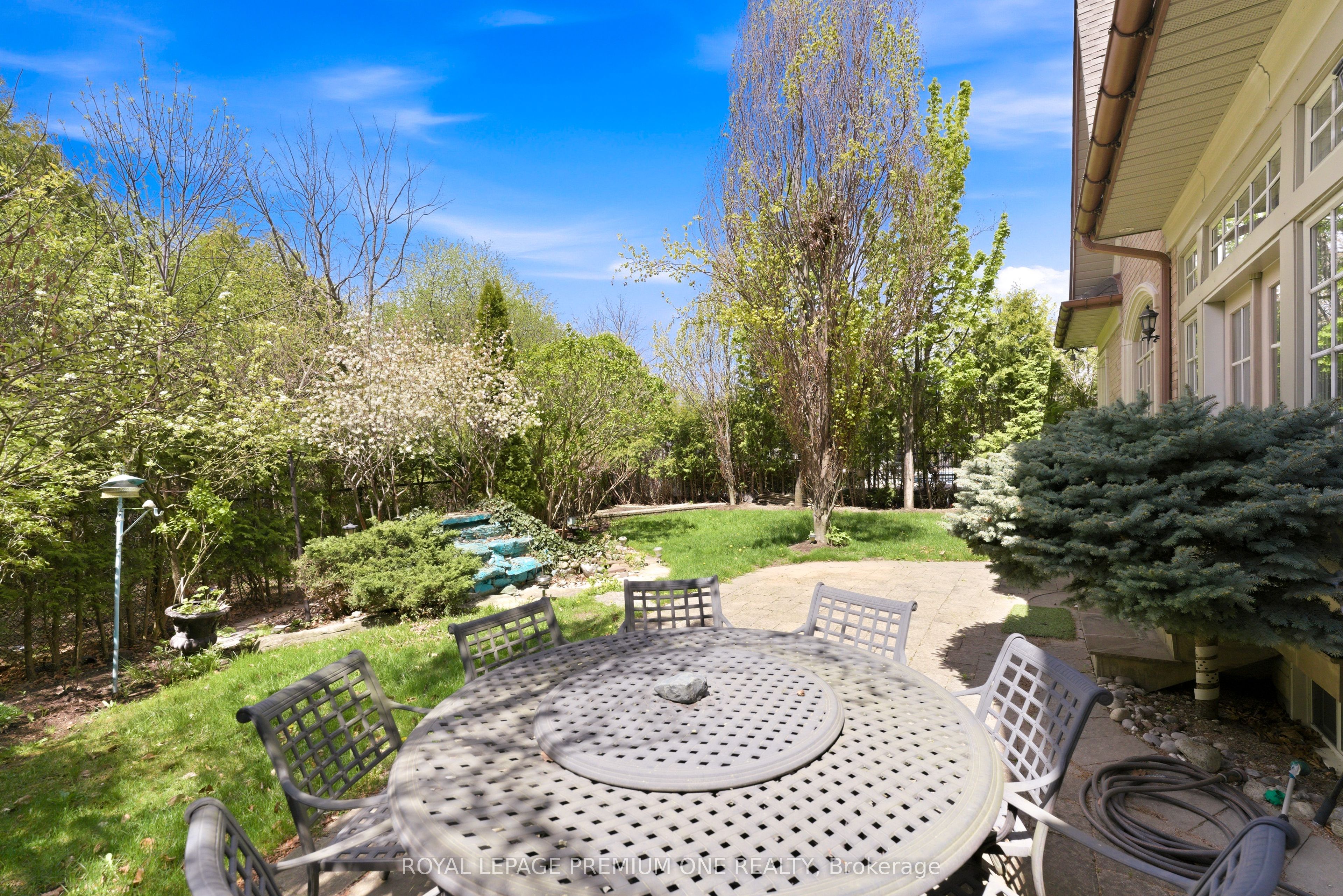 155 Cook's Mill Crescent Property Photo 42