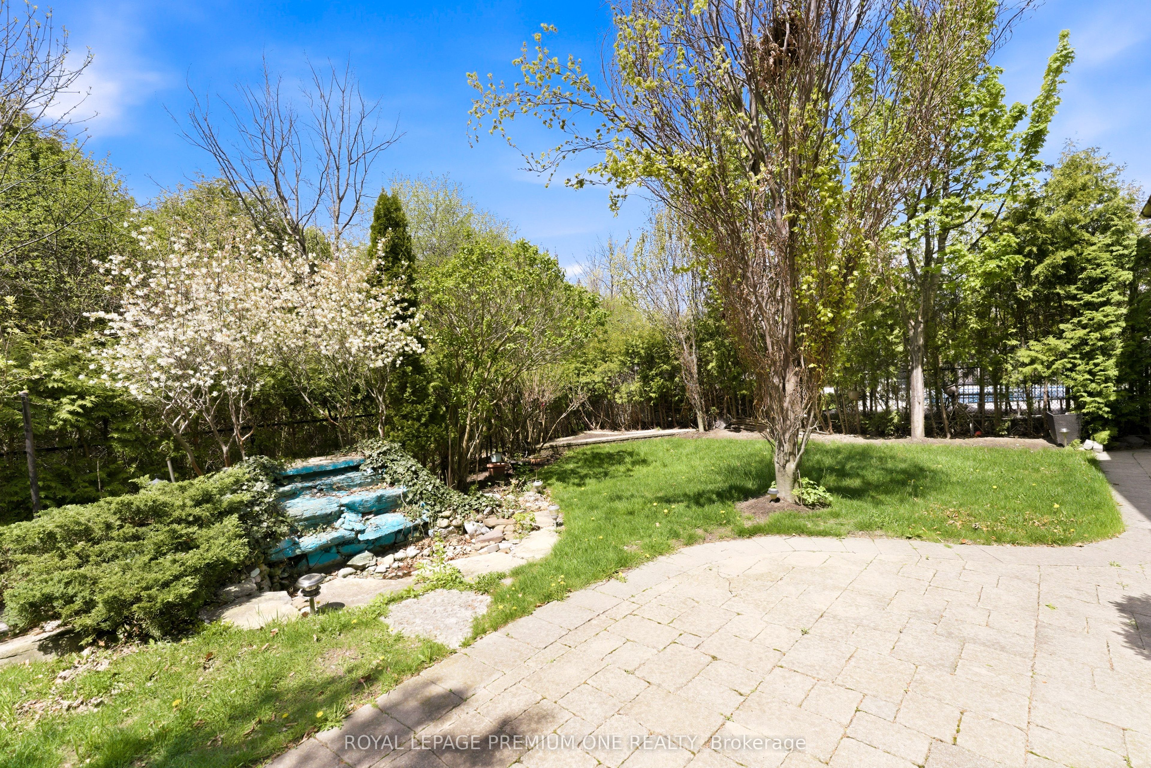 155 Cook's Mill Crescent Property Photo 43