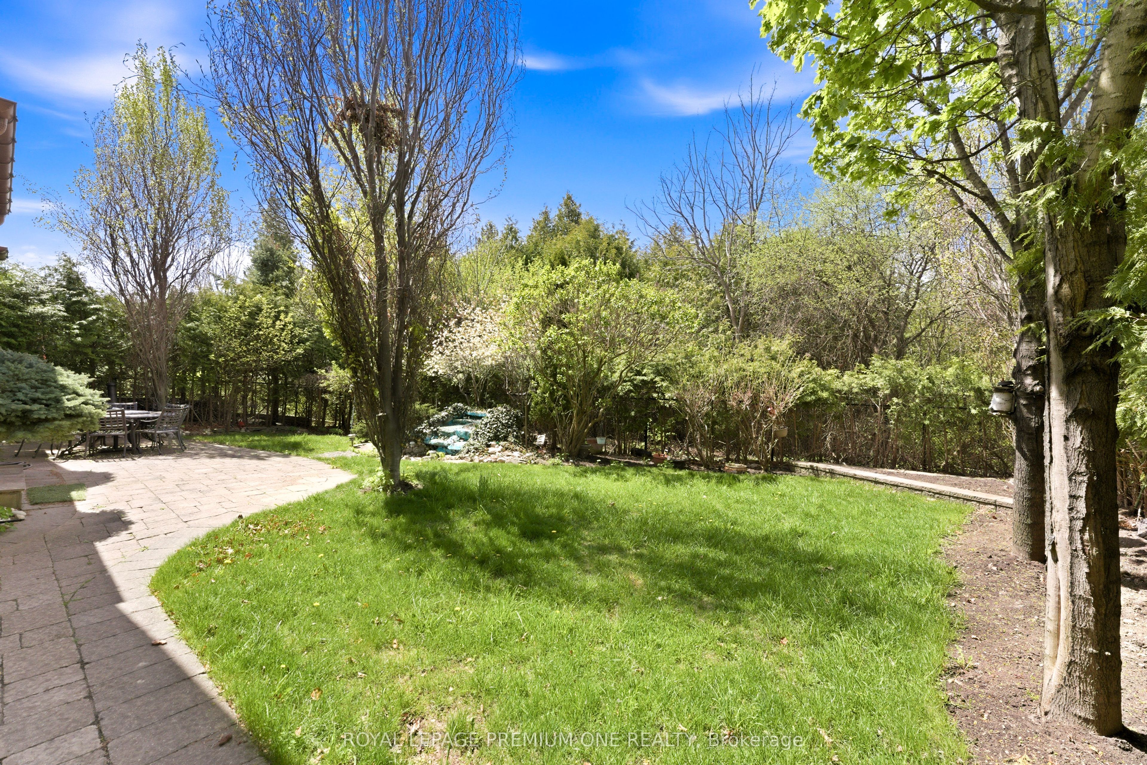 155 Cook's Mill Crescent Property Photo 44