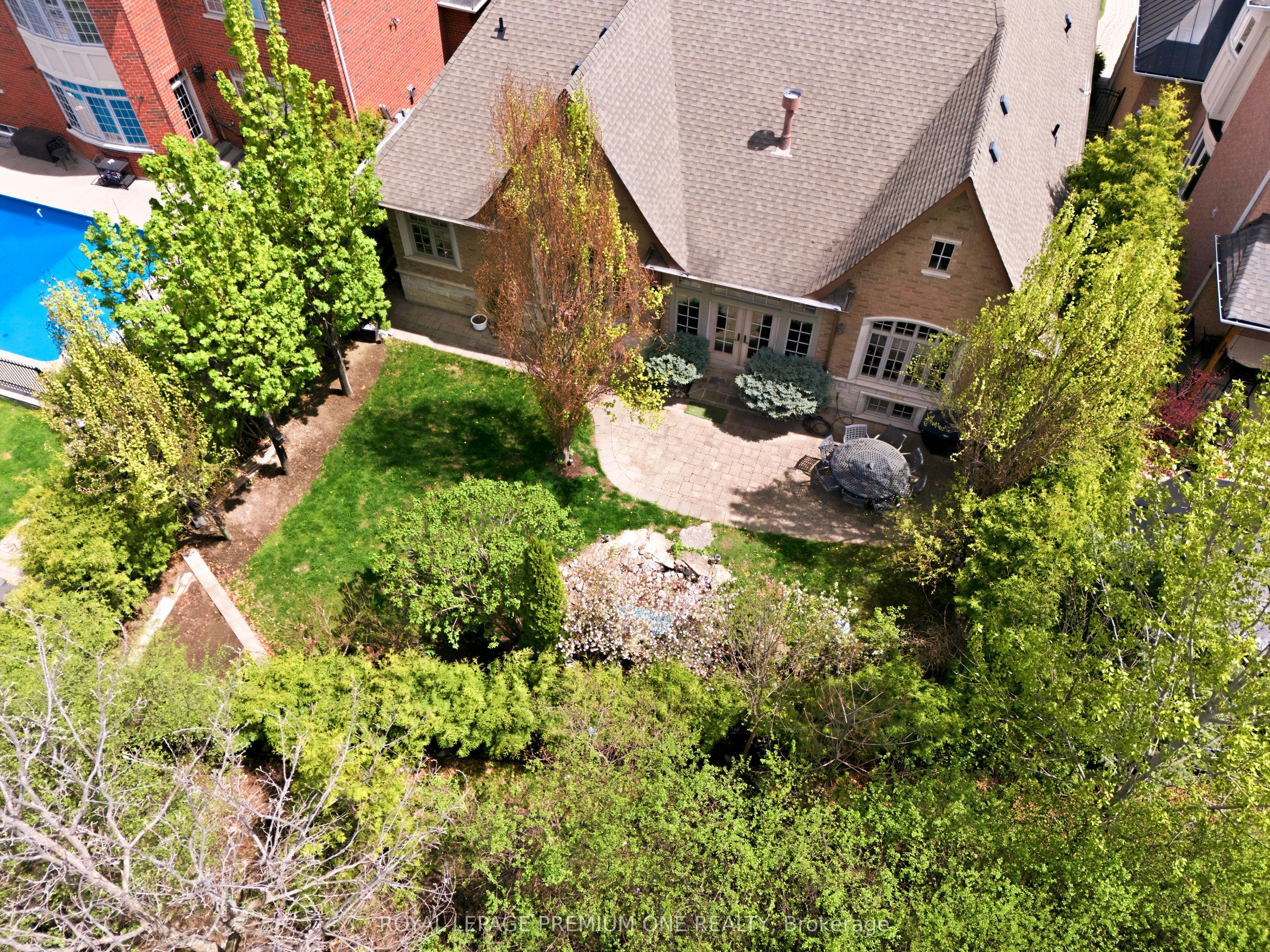 155 Cook's Mill Crescent Property Photo 46