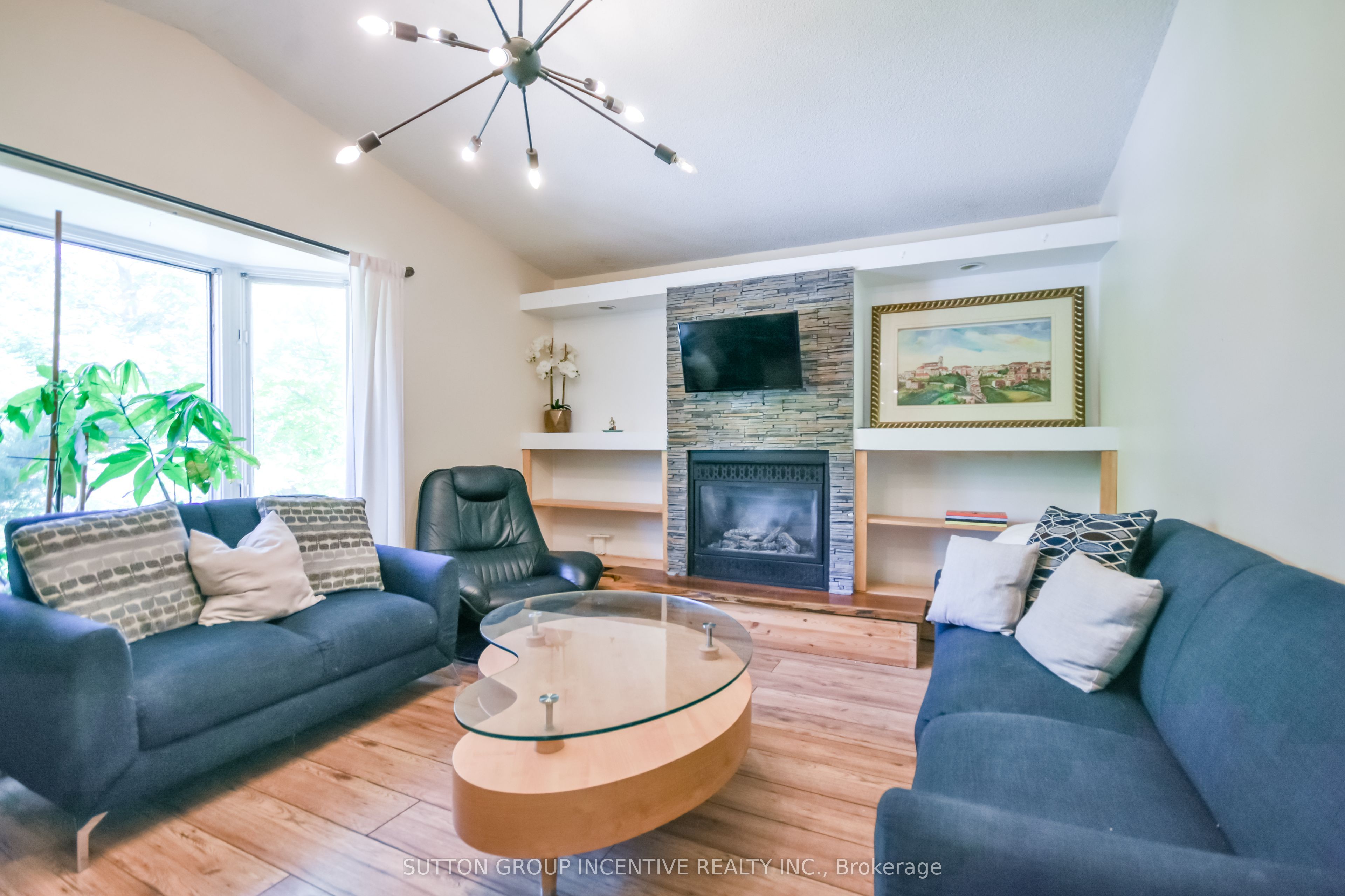 2448 Wallace Avenue Property Photo 7