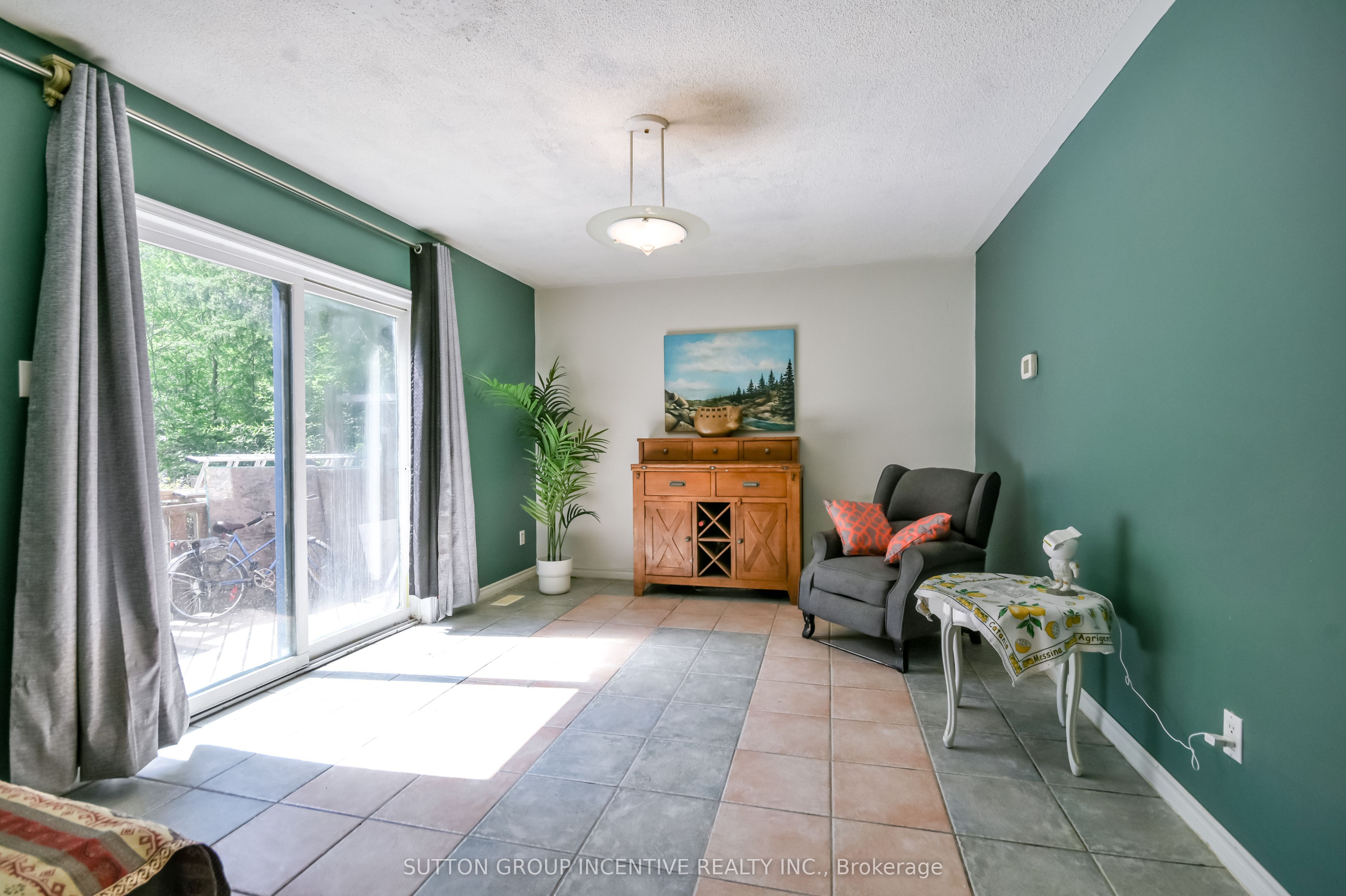 2448 Wallace Avenue Property Photo 15