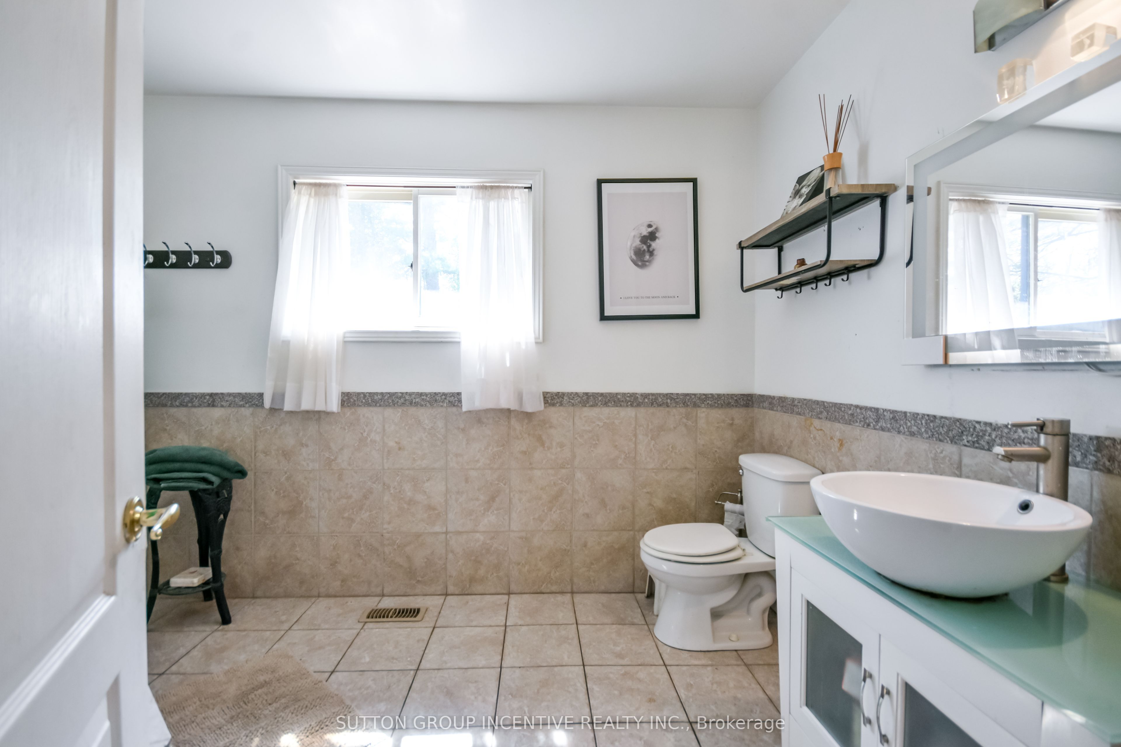 2448 Wallace Avenue Property Photo 21