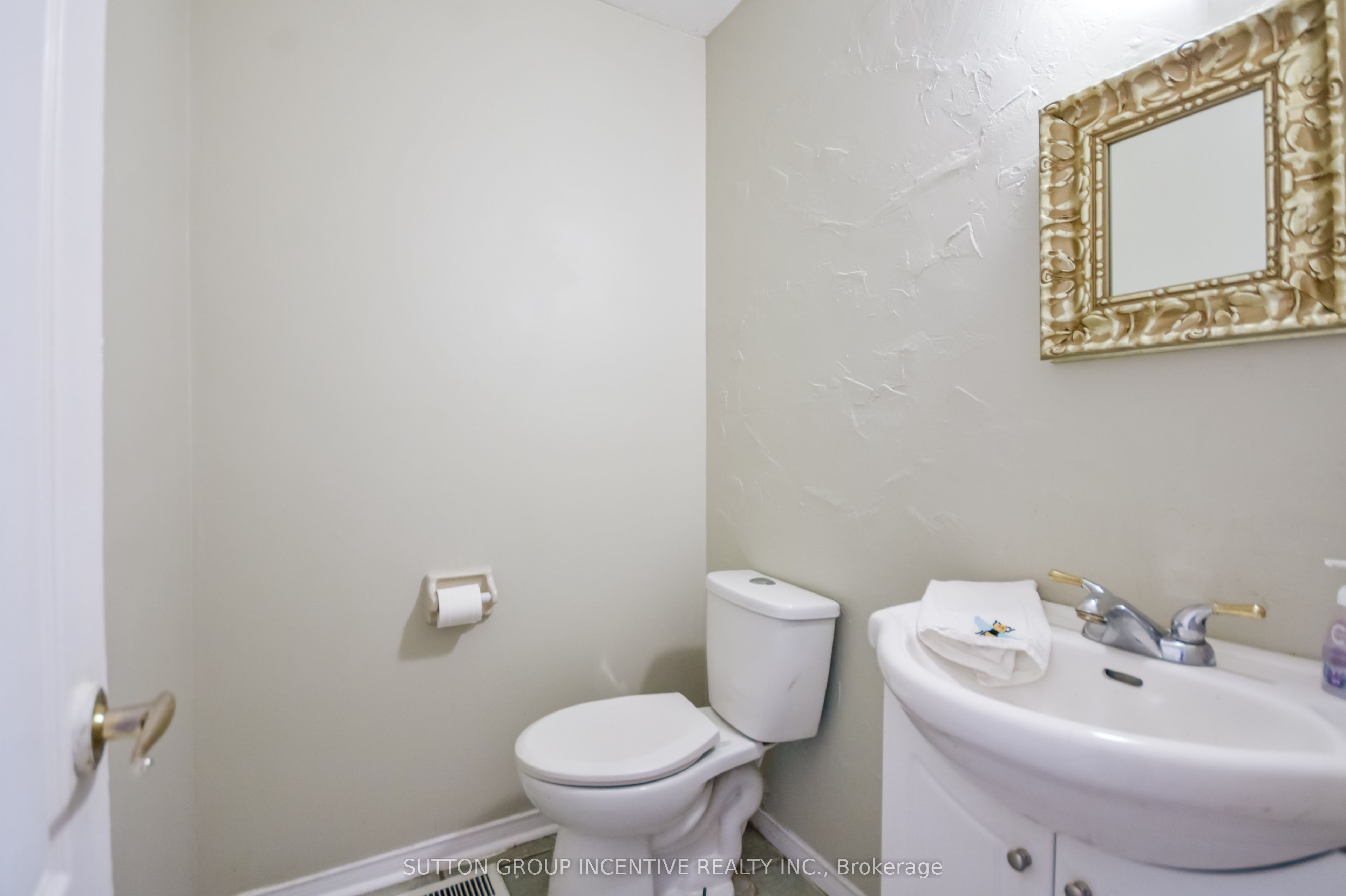 2448 Wallace Avenue Property Photo 27