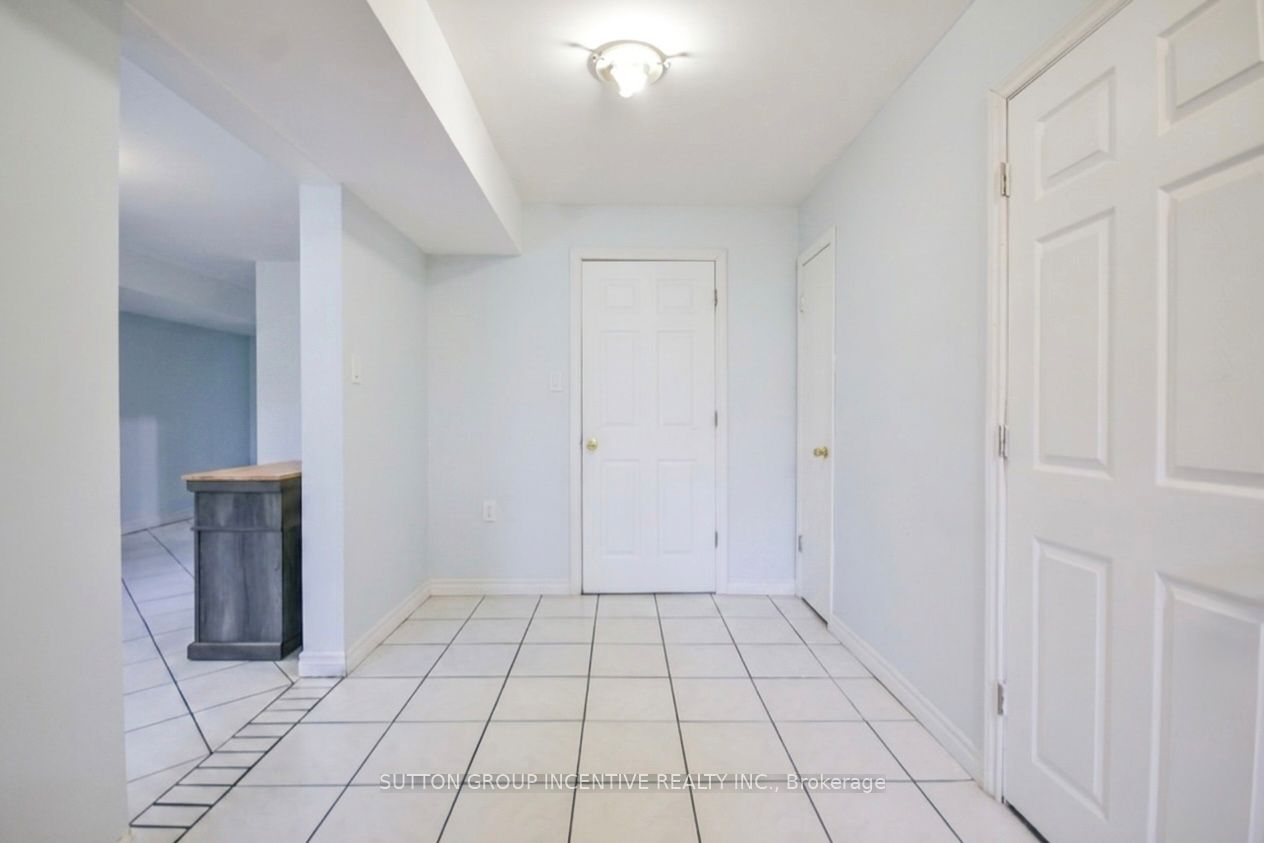 2448 Wallace Avenue Property Photo 31
